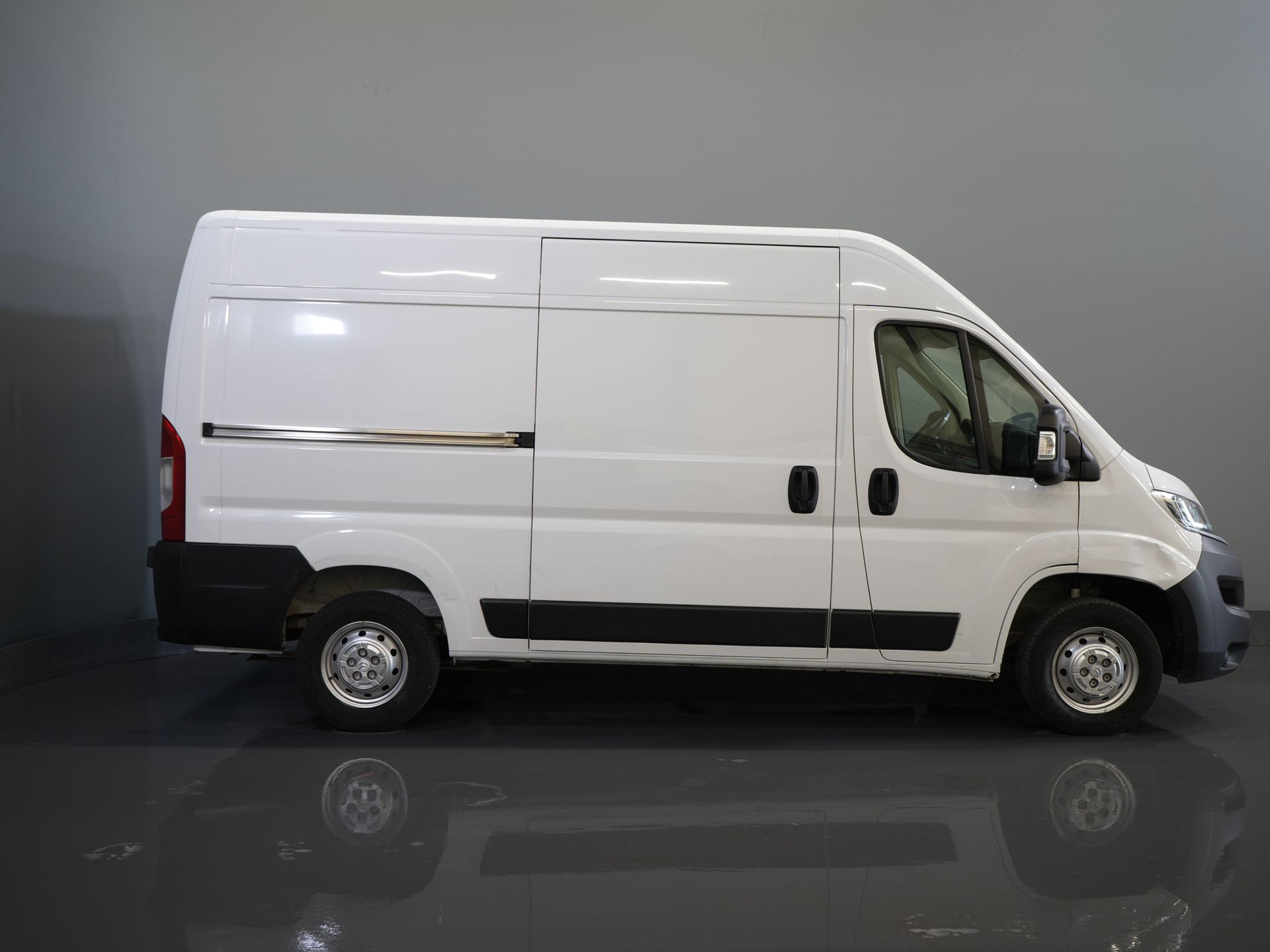 Citroën Jumper Van 2.2 HDI L2H2 Carplay/ Navi/ Clima/ Cruise/ Camera/ PDC/ DAB