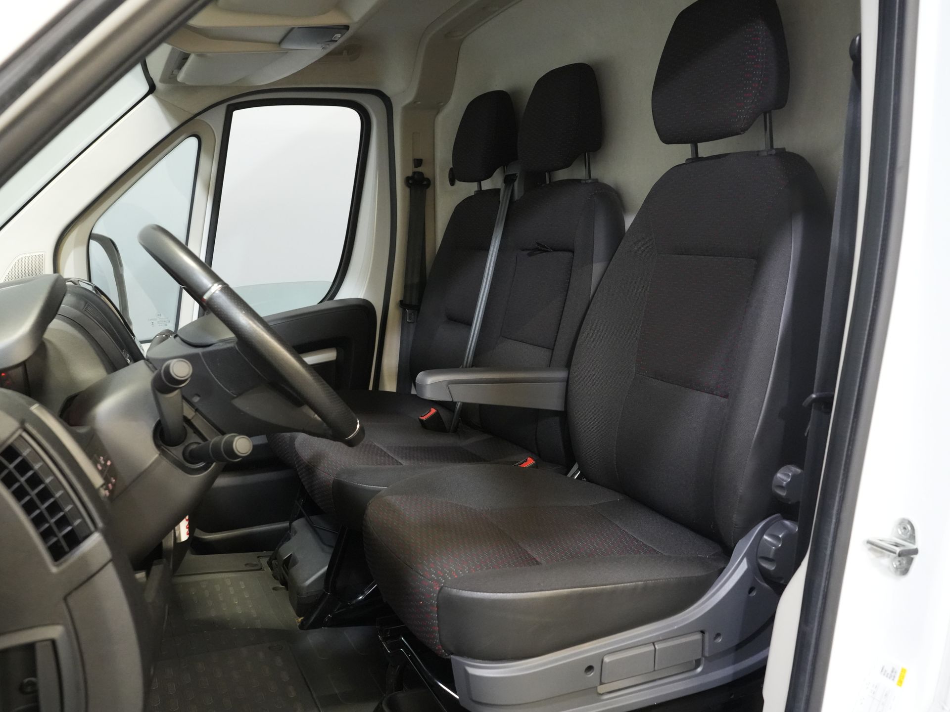 Citroën Jumper Van 2.2 HDI L2H2 Carplay/ Navi/ Clima/ Cruise/ Camera/ PDC/ DAB