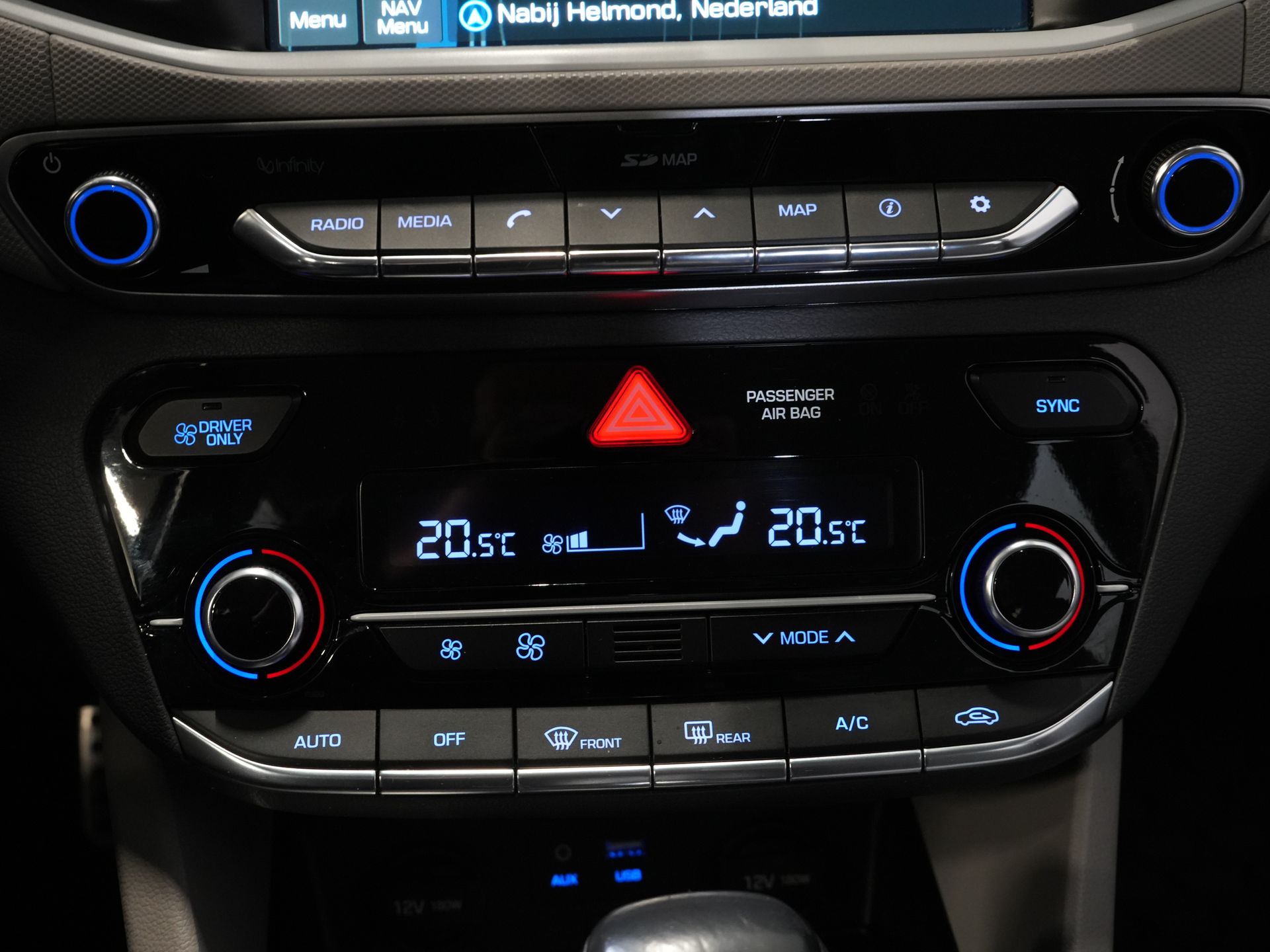 Hyundai IONIQ Hatchback 1.6 GDi Premium LED/ Adapt.Cruise/ Skóra/ Podgrzewane fotele/ Chłodzone fotele/ Podgrzewana kierownica/ Pamięć fotela/ CarPlay/ Nawigacja/ Kamera/ Klimatyzacja