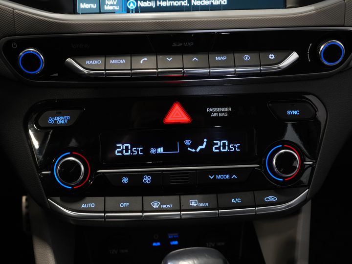 Hyundai IONIQ Hatchback 1.6 GDi Premium LED/ Adapt.Cruise/ Skóra/ Podgrzewane fotele/ Chłodzone fotele/ Podgrzewana kierownica/ Pamięć fotela/ CarPlay/ Nawigacja/ Kamera/ Klimatyzacja