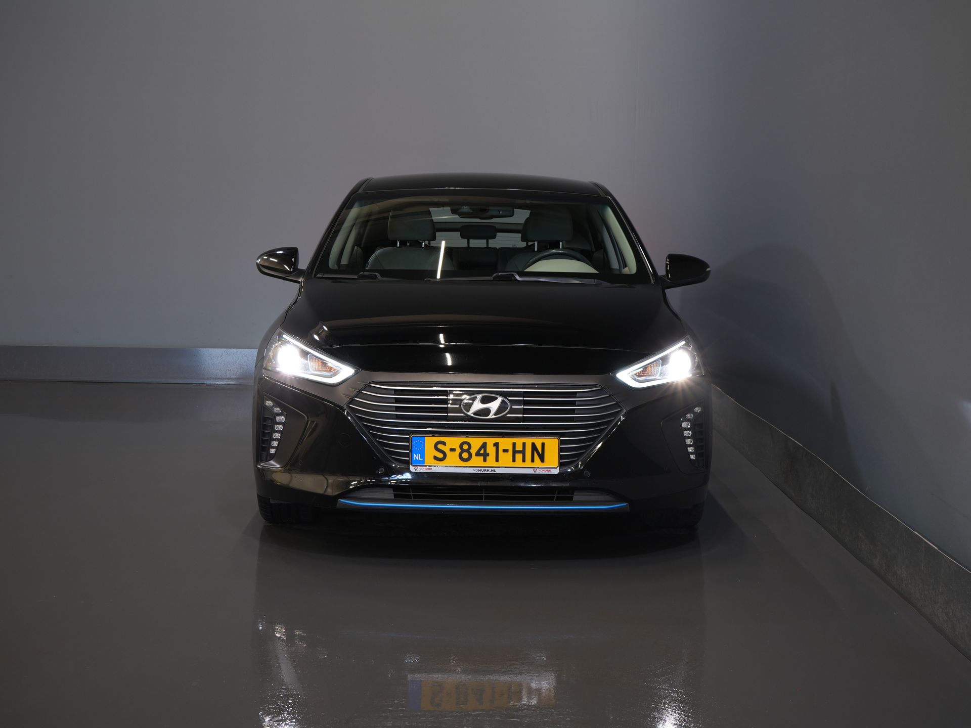Hyundai IONIQ Hatchback 1.6 GDi Premium LED/ Adapt.Cruise/ Skóra/ Podgrzewane fotele/ Chłodzone fotele/ Podgrzewana kierownica/ Pamięć fotela/ CarPlay/ Nawigacja/ Kamera/ Klimatyzacja