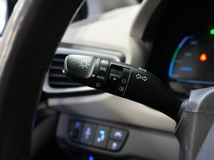 Hyundai IONIQ Hatchback 1.6 GDi Premium LED/ Adapt.Cruise/ Skóra/ Podgrzewane fotele/ Chłodzone fotele/ Podgrzewana kierownica/ Pamięć fotela/ CarPlay/ Nawigacja/ Kamera/ Klimatyzacja