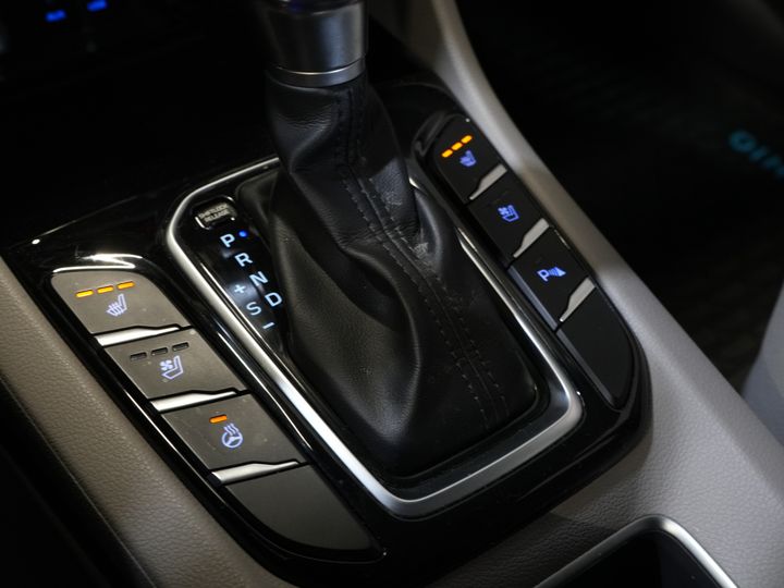 Hyundai IONIQ Hatchback 1.6 GDi Premium LED/ Adapt.Cruise/ Skóra/ Podgrzewane fotele/ Chłodzone fotele/ Podgrzewana kierownica/ Pamięć fotela/ CarPlay/ Nawigacja/ Kamera/ Klimatyzacja