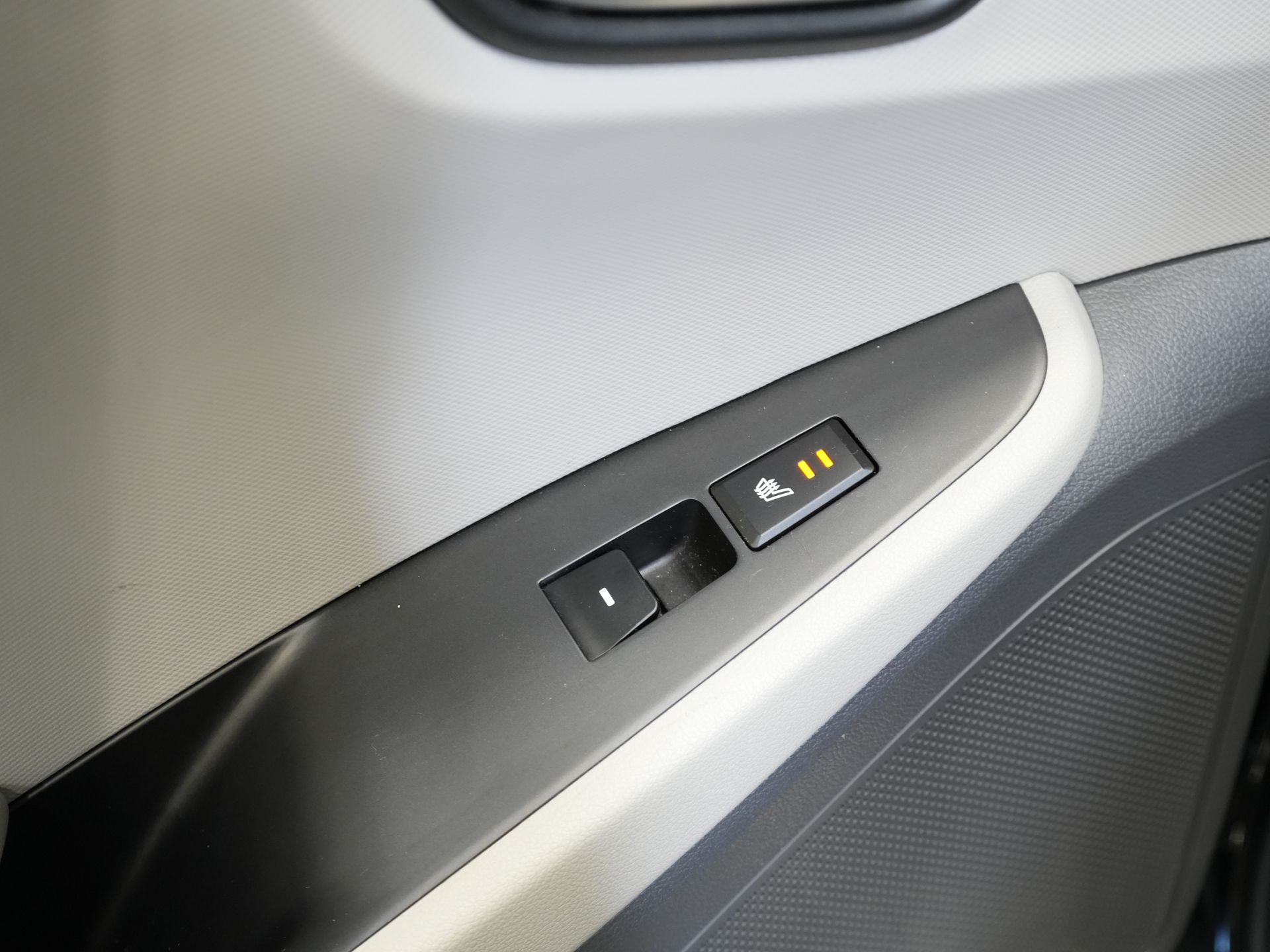 Hyundai IONIQ Hatchback 1.6 GDi Premium LED/ Adapt.Cruise/ Skóra/ Podgrzewane fotele/ Chłodzone fotele/ Podgrzewana kierownica/ Pamięć fotela/ CarPlay/ Nawigacja/ Kamera/ Klimatyzacja