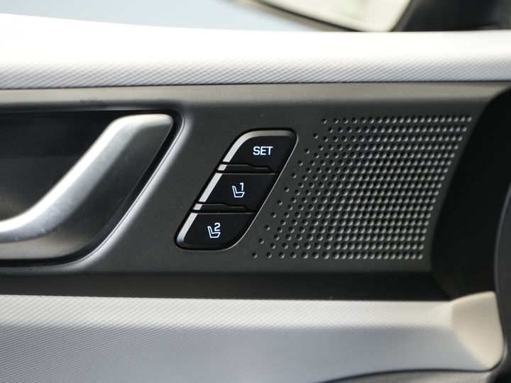 Hyundai IONIQ Hatchback 1.6 GDi Premium LED/ Adapt.Cruise/ Skóra/ Podgrzewane fotele/ Chłodzone fotele/ Podgrzewana kierownica/ Pamięć fotela/ CarPlay/ Nawigacja/ Kamera/ Klimatyzacja