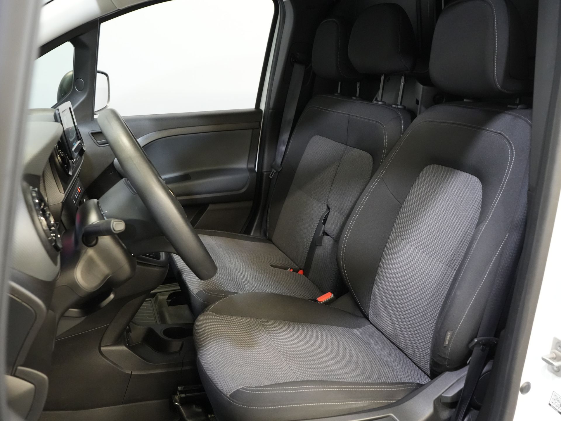 Mercedes-Benz Citan Van 110 CDI L2 Aut. 3Pers./ Seatverw./ Carplay/ Camera/ Cruise/ Airco/ Towbar/ PDC