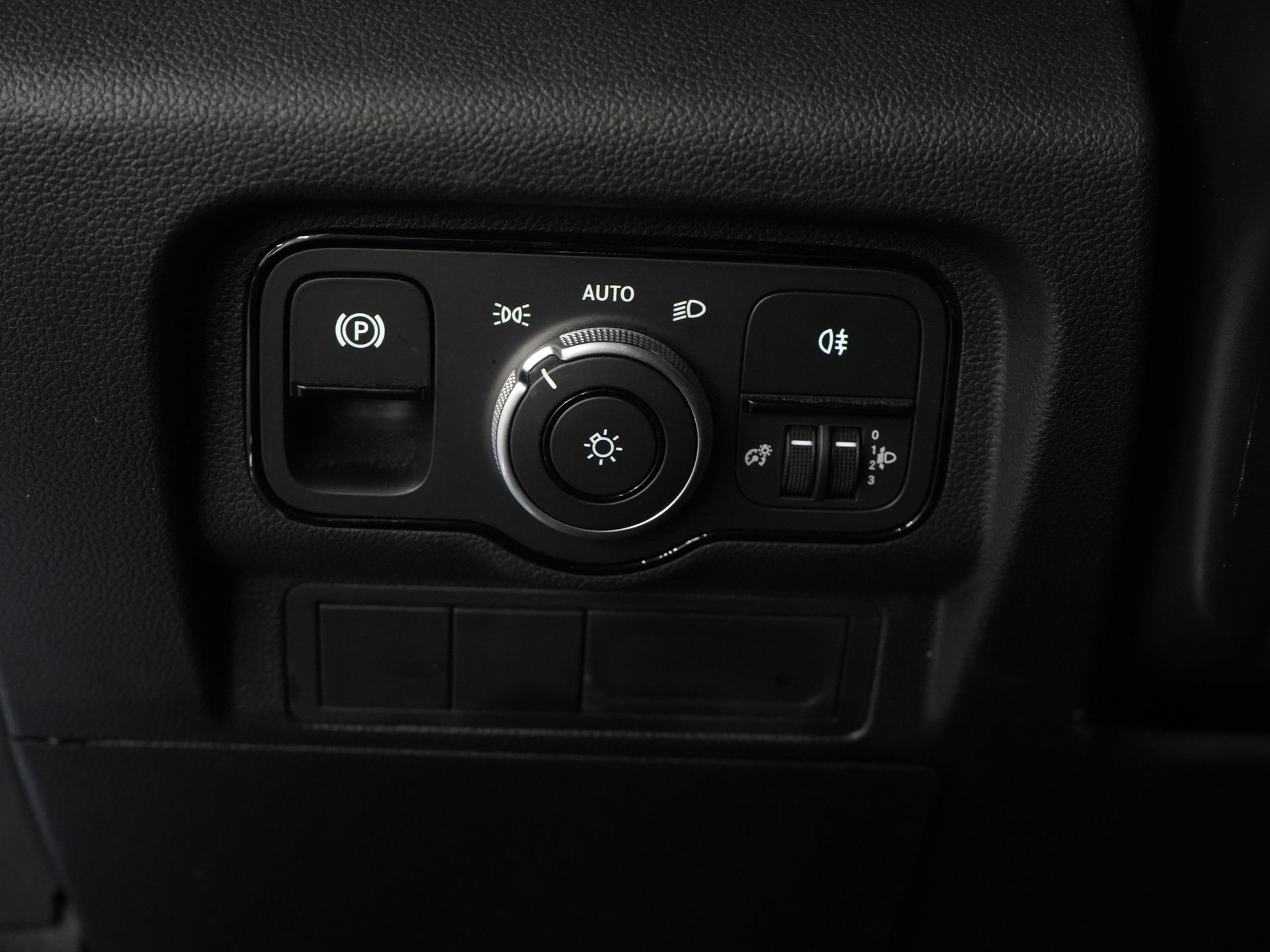 Mercedes-Benz Citan Van 110 CDI L2 Aut. 3Pers./ Seatverw./ Carplay/ Camera/ Cruise/ Airco/ Towbar/ PDC