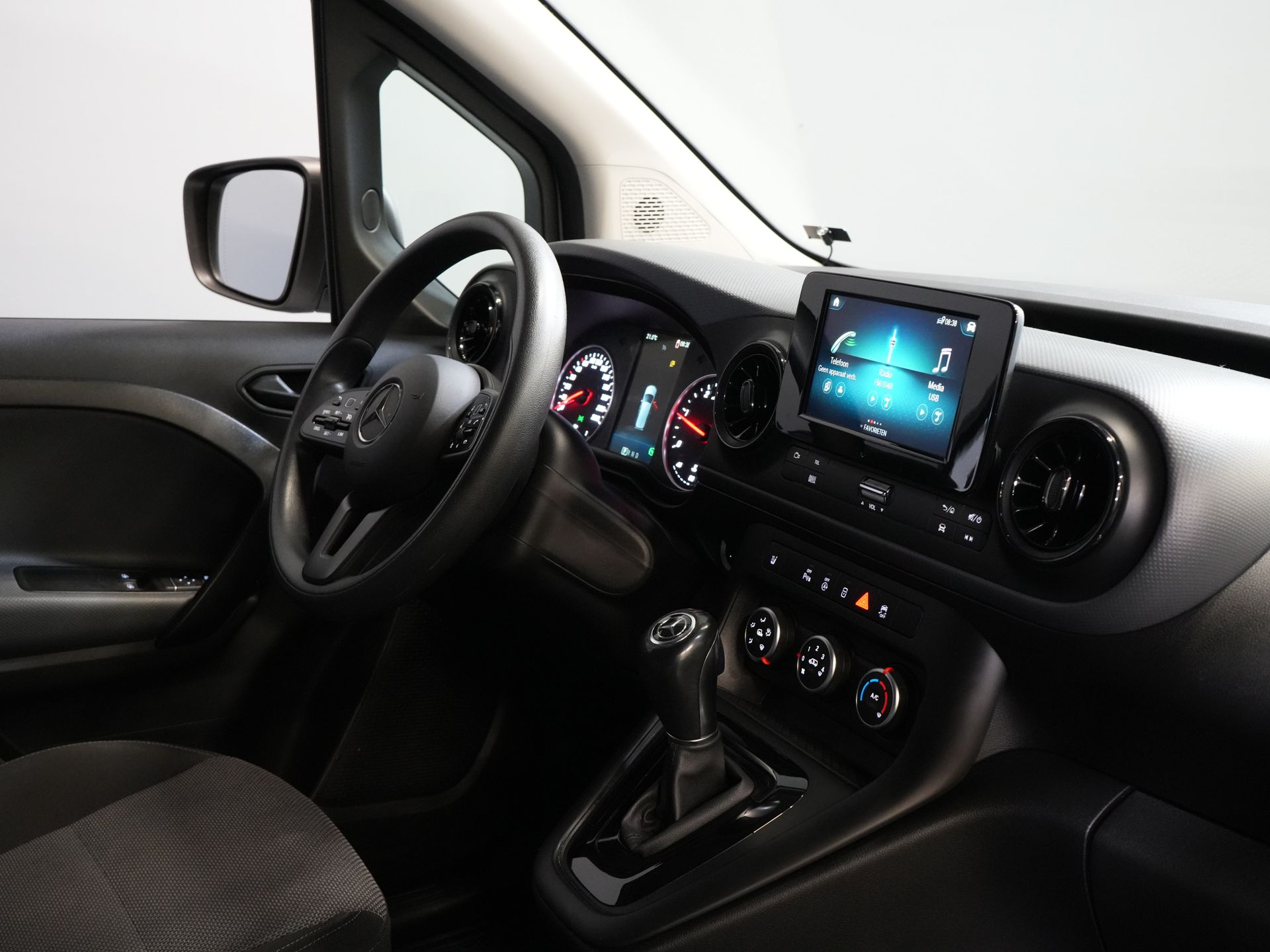 Mercedes-Benz Citan Van 110 CDI L2 Aut. 3Pers./ Seatverw./ Carplay/ Camera/ Cruise/ Airco/ Towbar/ PDC