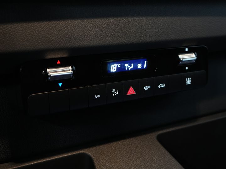 Volkswagen Crafter Van (MB Sprinter 211) (DEMO) Aut. L2H2 BPM FREE/ LED/ Chauffage au sol/ Chauffage des sièges/ Carplay/ Croisière/ Caméra