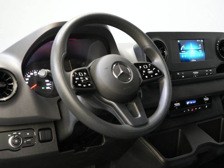 Volkswagen Crafter Van (MB Sprinter 211) (DEMO) Aut. L2H2 BPM FREE/ LED/ Chauffage au sol/ Chauffage des sièges/ Carplay/ Croisière/ Caméra