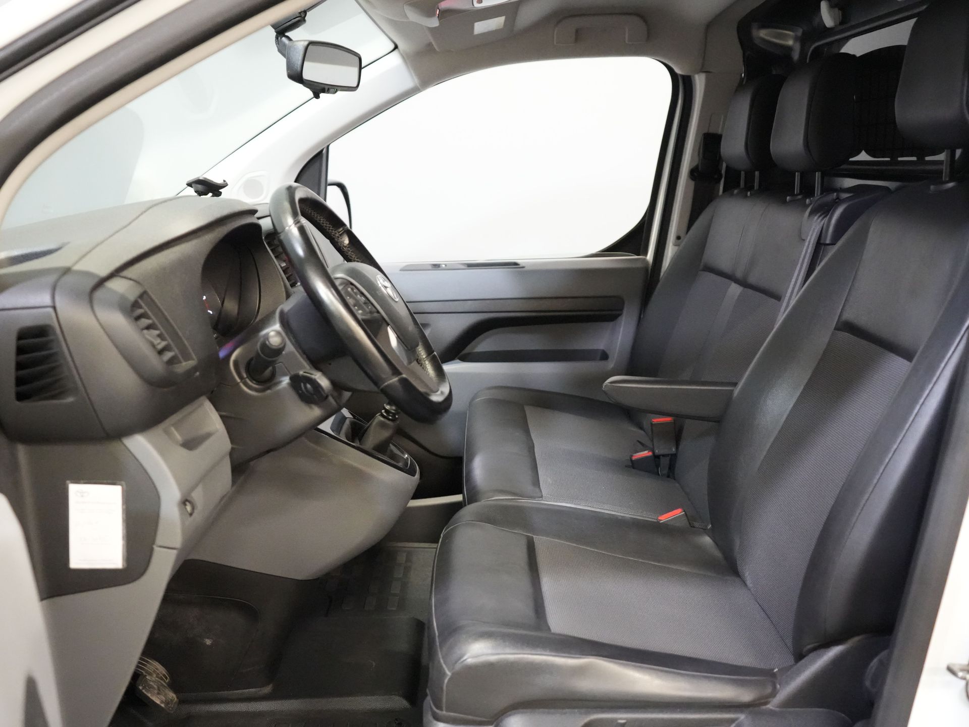 Toyota ProAce Van 1.6 D-4D 115 CP L2 BPM GRATUIT! Croazieră/ Cameră/ Bara de remorcare