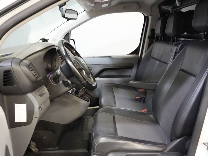 Toyota ProAce Van 1.6 D-4D 115 CP L2 BPM GRATUIT! Croazieră/ Cameră/ Bara de remorcare