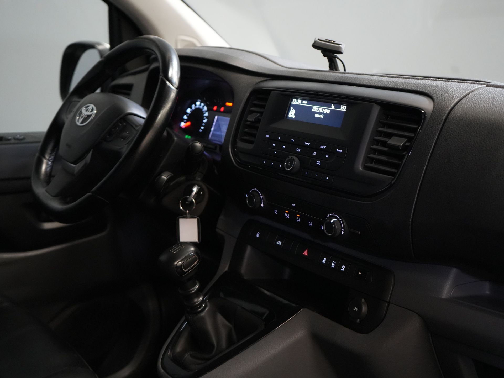 Toyota ProAce Van 1.6 D-4D 115 CP L2 BPM GRATUIT! Croazieră/ Cameră/ Bara de remorcare