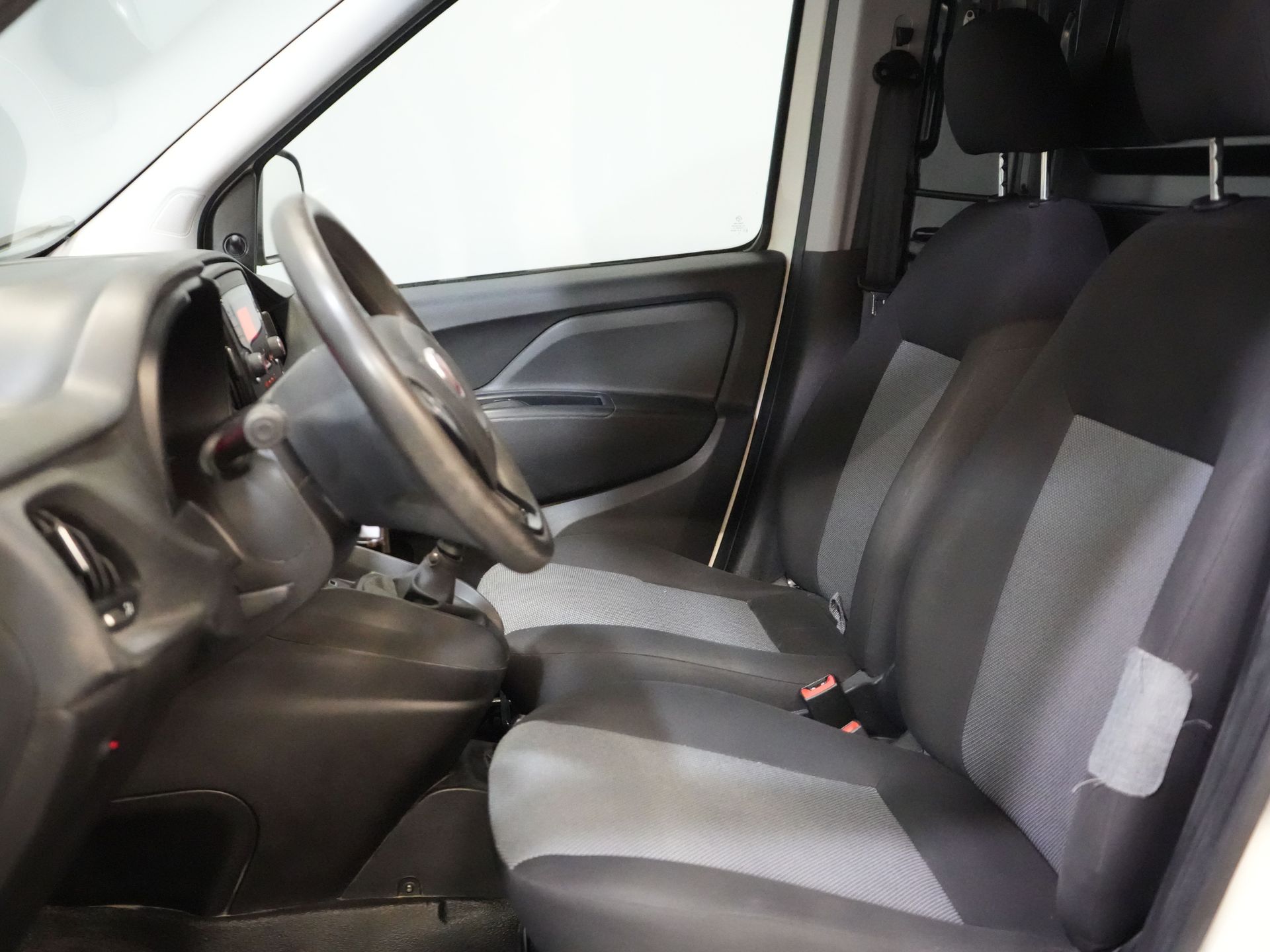 Fiat Dobló Cargo Bestelbus 1.3 MJ BPM VRIJ! 7x Voorraad NL Auto/ Airco/ Bluetooth/ Betimmering