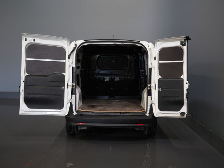 Fiat Dobló Cargo Van 1.3 MJ BPM GRATIS! 7x Stock NL Car / Airco / Bluetooth / Panele