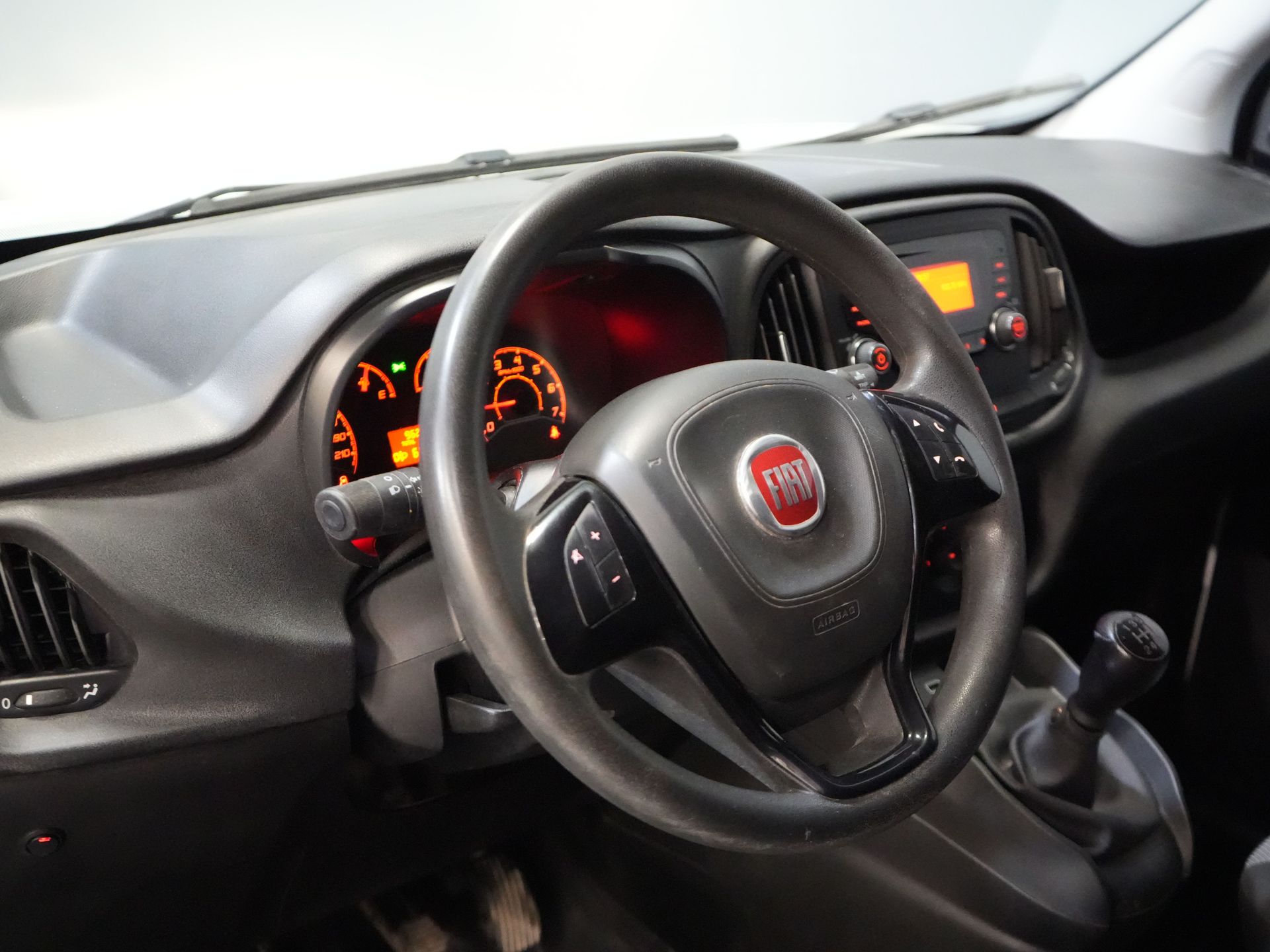 Fiat Dobló Cargo Bestelbus 1.3 MJ BPM VRIJ! 7x Voorraad NL Auto/ Airco/ Bluetooth/ Betimmering