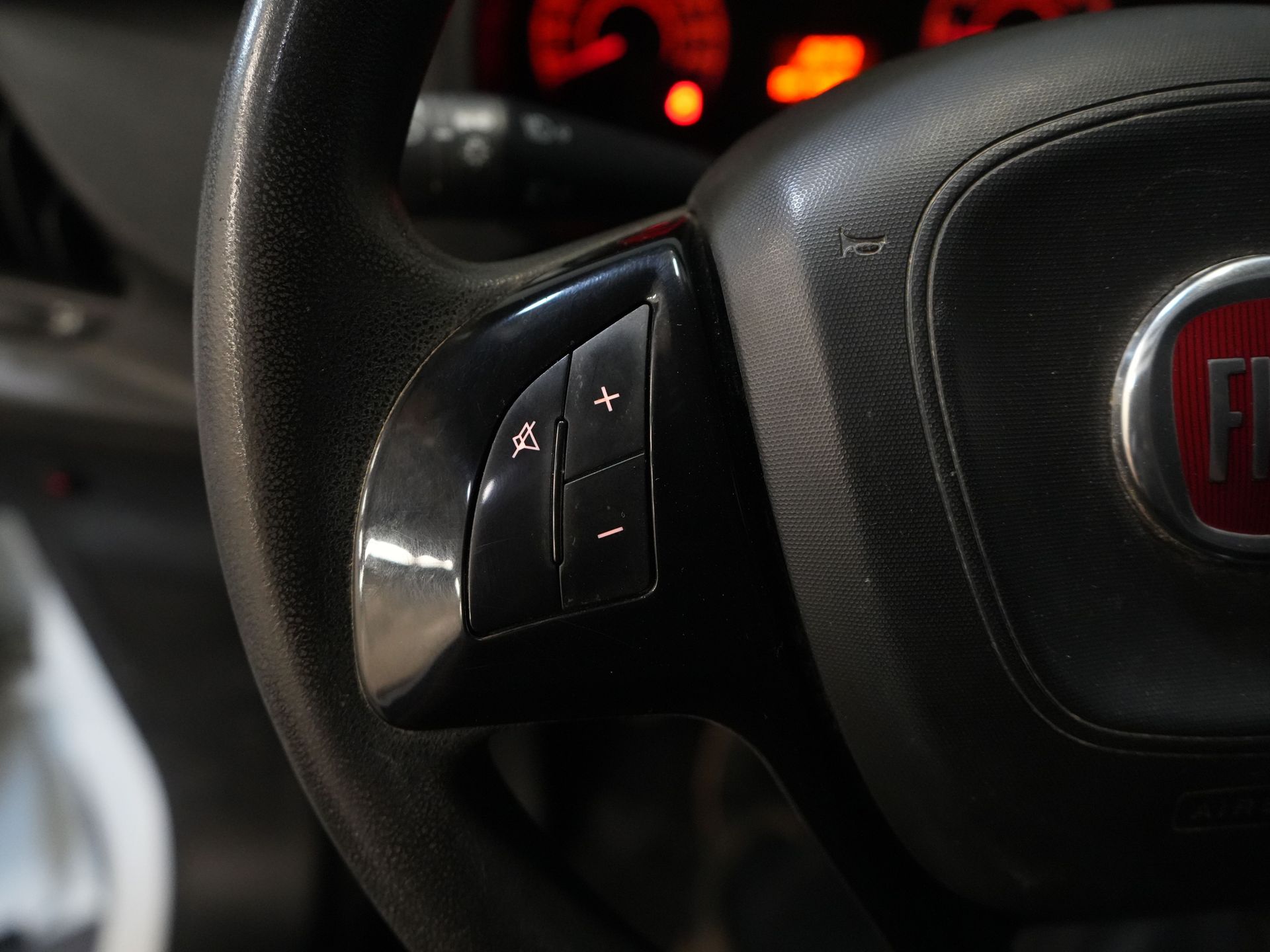Fiat Dobló Cargo Bestelbus 1.3 MJ BPM VRIJ! 7x Voorraad NL Auto/ Airco/ Bluetooth/ Betimmering