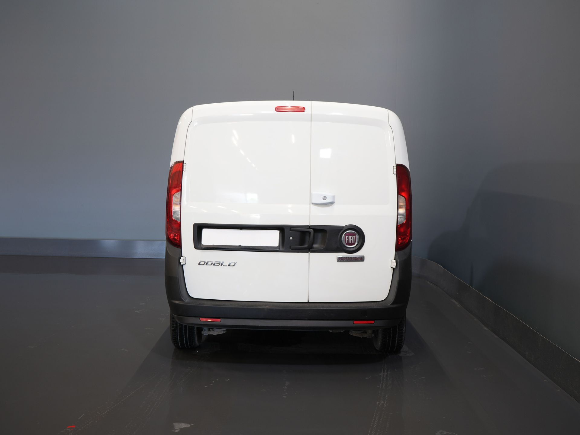 Fiat Dobló Cargo Bestelbus 1.3 MJ BPM VRIJ! 7x Voorraad NL Auto/ Airco/ Bluetooth/ Betimmering
