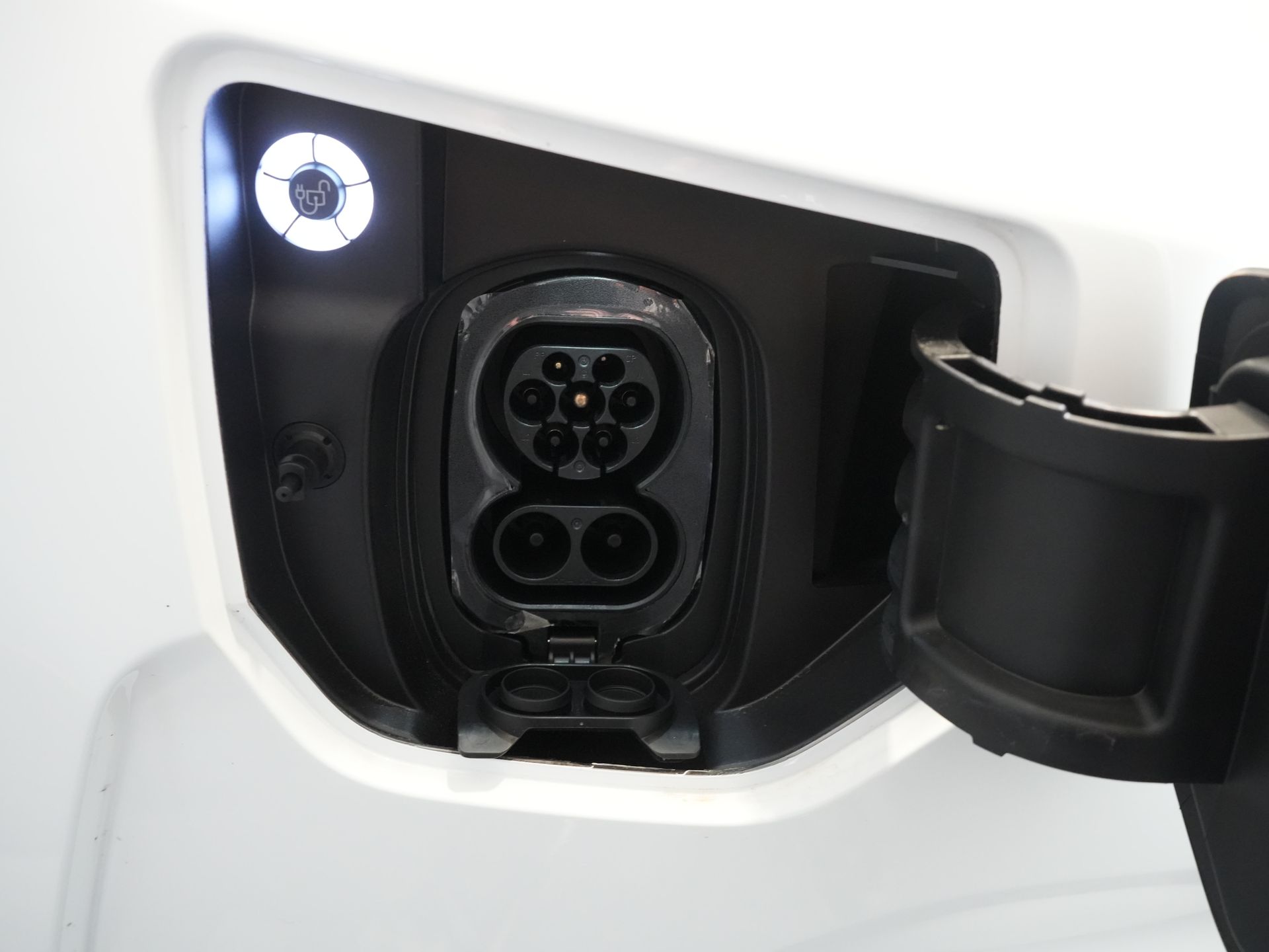 Ford E-Transit Custom Bestelbus Trend 65 kWh 330 km WLTP Garantie t/m 2029/ LED/ Standkachel/ Snellader/ 2.3t Trekverm./ Stuurverw./ Stoelverw./ Carplay/ Camera