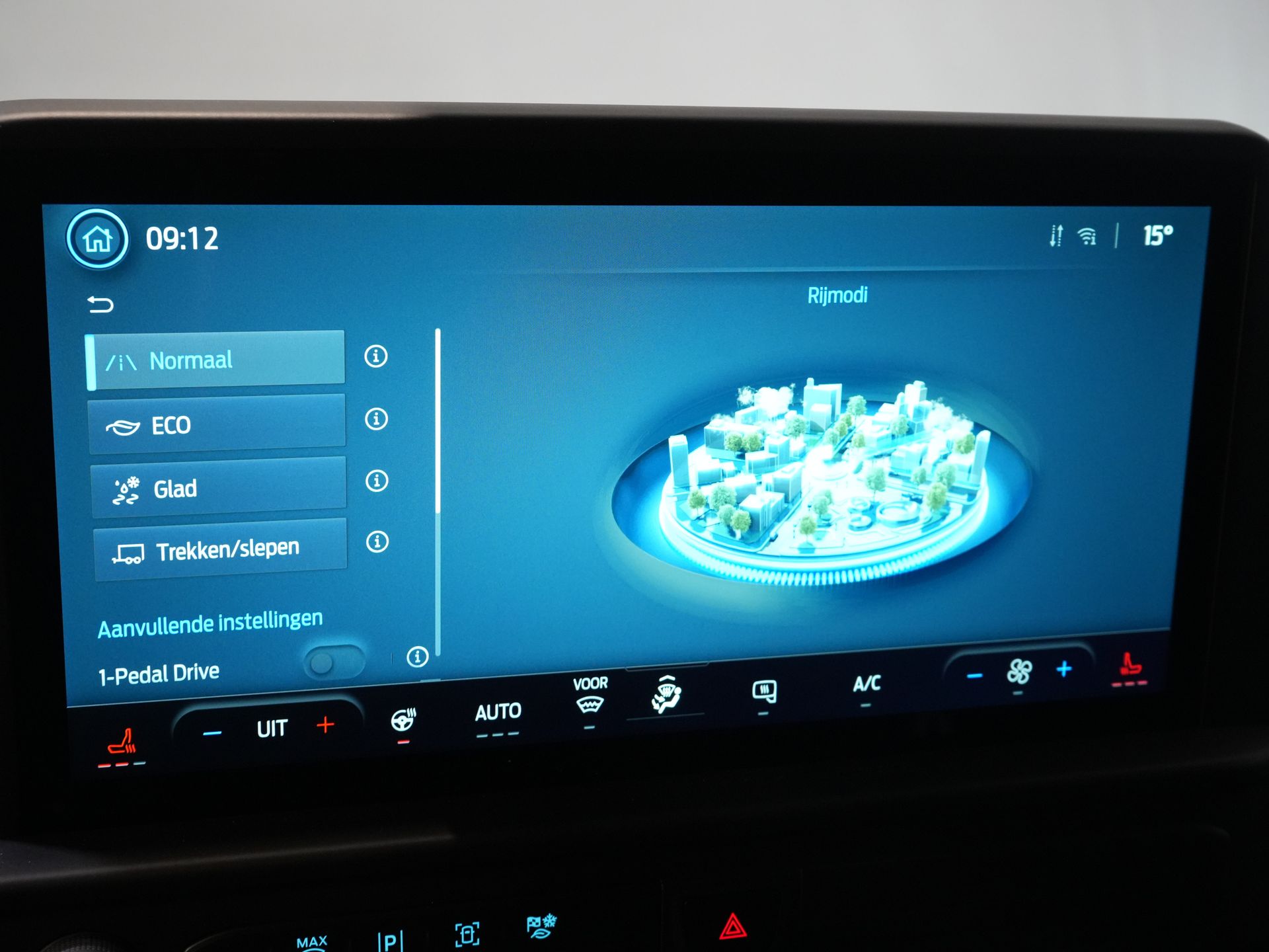 Ford E-Transit Custom Bestelbus Trend 65 kWh 330 km WLTP Garantie t/m 2029/ LED/ Standkachel/ Snellader/ 2.3t Trekverm./ Stuurverw./ Stoelverw./ Carplay/ Camera