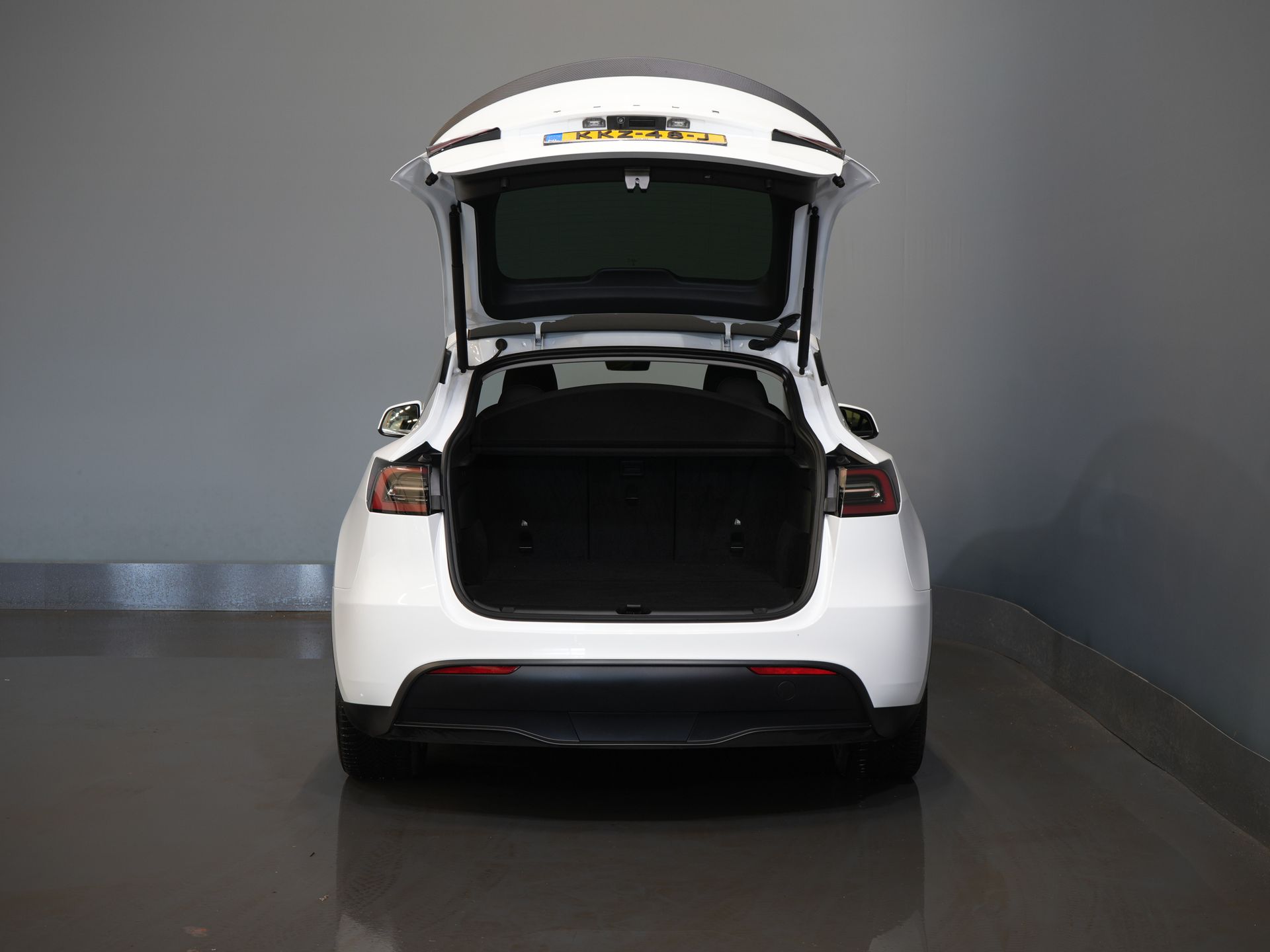 Tesla Model Y SUV Long Range AWD 75 kWh 540 km WLTP MARGE SOH 92%/ Pano/ Pompe à chaleur/ Adapt.Cruise/ Memory/ Elek.valve/ Seatverw./ Navi/ 360 camera