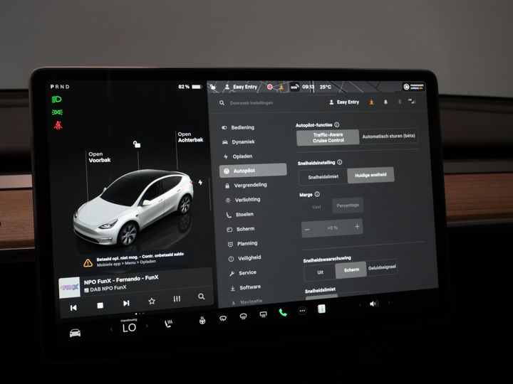 Tesla Model Y SUV Long Range AWD 75 kWh 540 km WLTP MARGE SOH 92%/ Pano/ Pompe à chaleur/ Adapt.Cruise/ Memory/ Elek.valve/ Seatverw./ Navi/ 360 camera