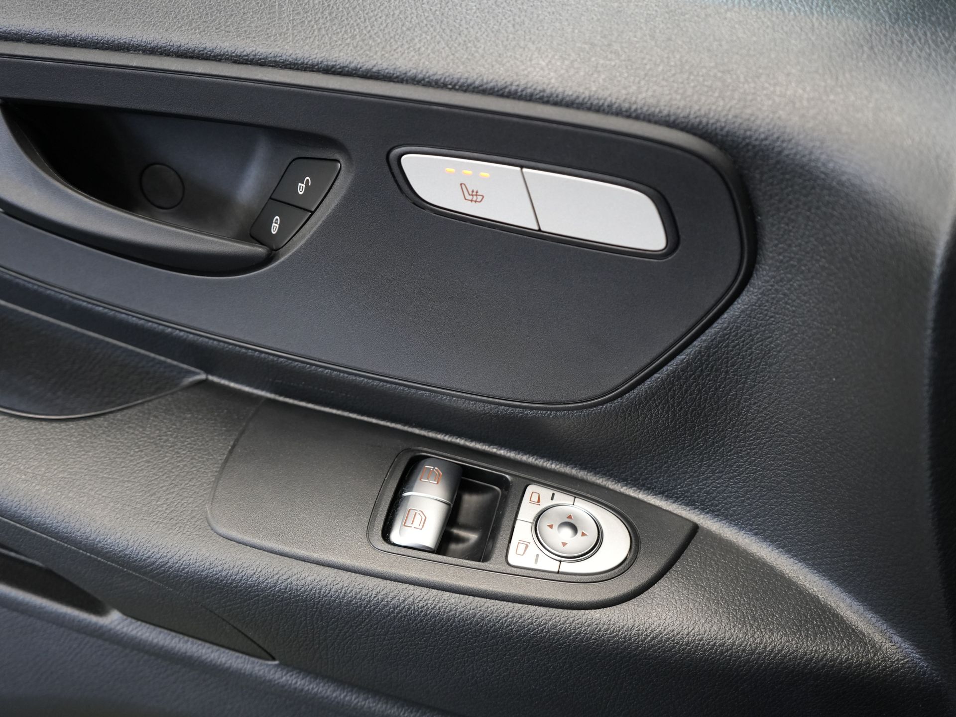 Mercedes-Benz Vito Van 116 CDI Aut. L2 BPM GRATIS! Carplay/ Seatverw./ 270Gr. Drzwi/ Cruise/ Airco/ Navi/ Kamera/ PDC