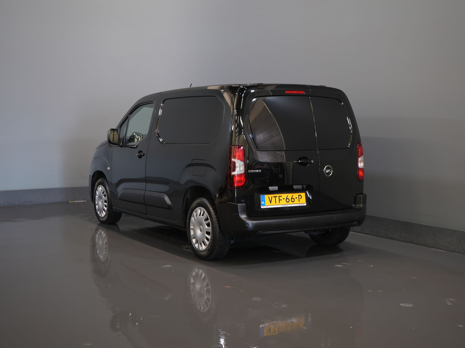 Opel Combo Bestelbus 1.5D 130 pk Aut. NL Auto/ Stuurverw./ Carplay/ Camera/ Cruise/ Airco