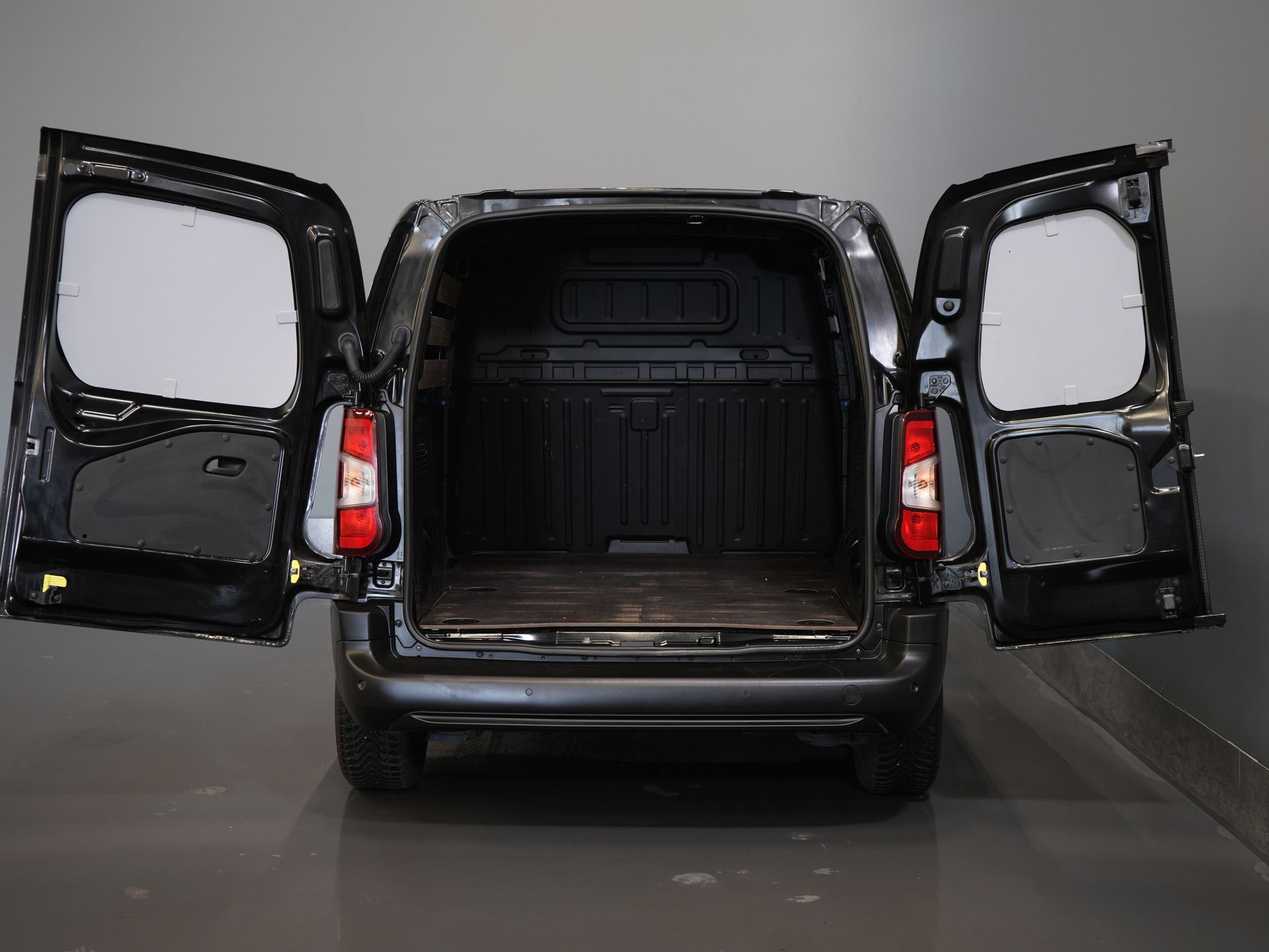 Opel Combo Bestelbus 1.5D 130 pk Aut. NL Auto/ Stuurverw./ Carplay/ Camera/ Cruise/ Airco