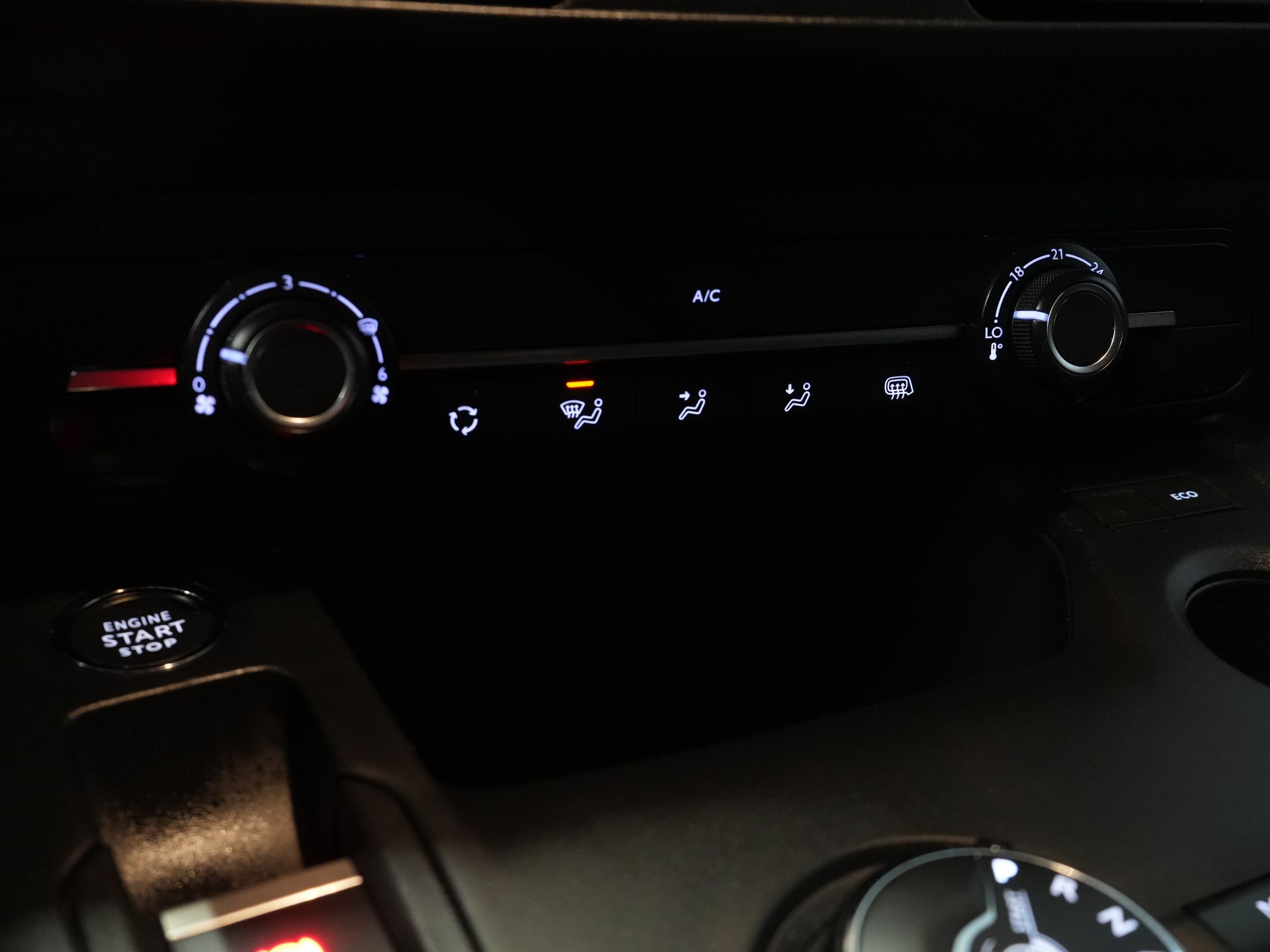 Opel Combo Bestelbus 1.5D 130 pk Aut. NL Auto/ Stuurverw./ Carplay/ Camera/ Cruise/ Airco