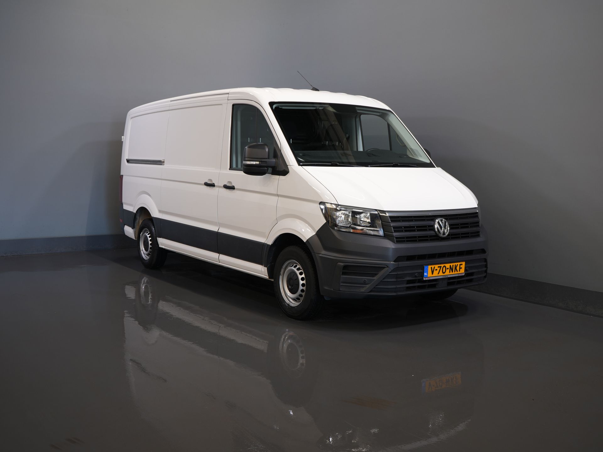Volkswagen Crafter Bestelbus 35 2.0 TDI L3H2 (DEMO) Airco/ PDC/ Bluetooth/ Betimmering