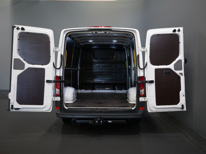 Volkswagen Crafter Bestelbus 35 2.0 TDI L3H2 (DEMO) Airco/ PDC/ Bluetooth/ Betimmering