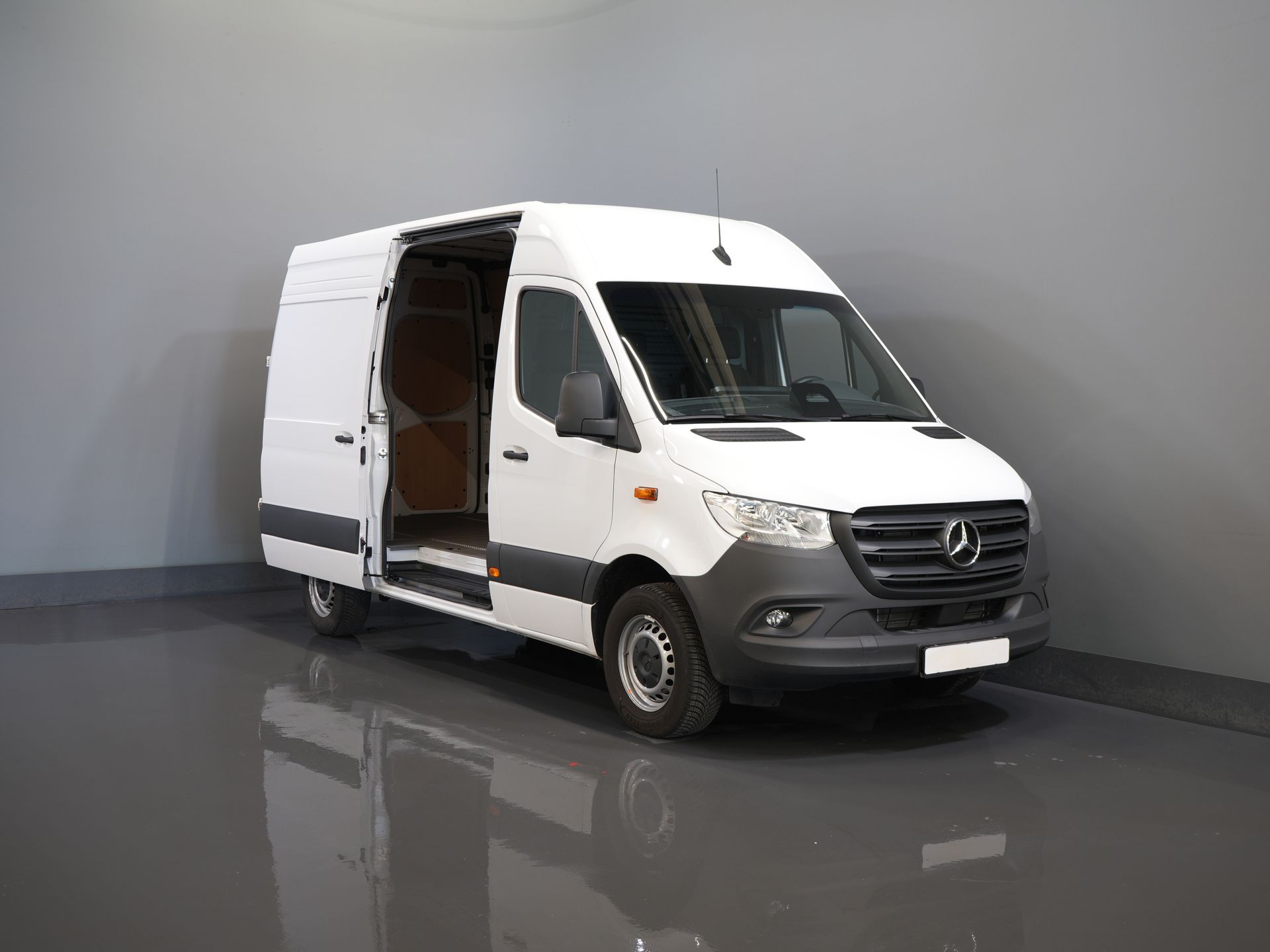 Mercedes-Benz Sprinter Van 317 CDI Aut. L2H2 BPM GRATIS! Sedile elettrico/ 270 porte/ Riscaldamento sedili/ Navi/ Telecamera/ Crociera/ DAB