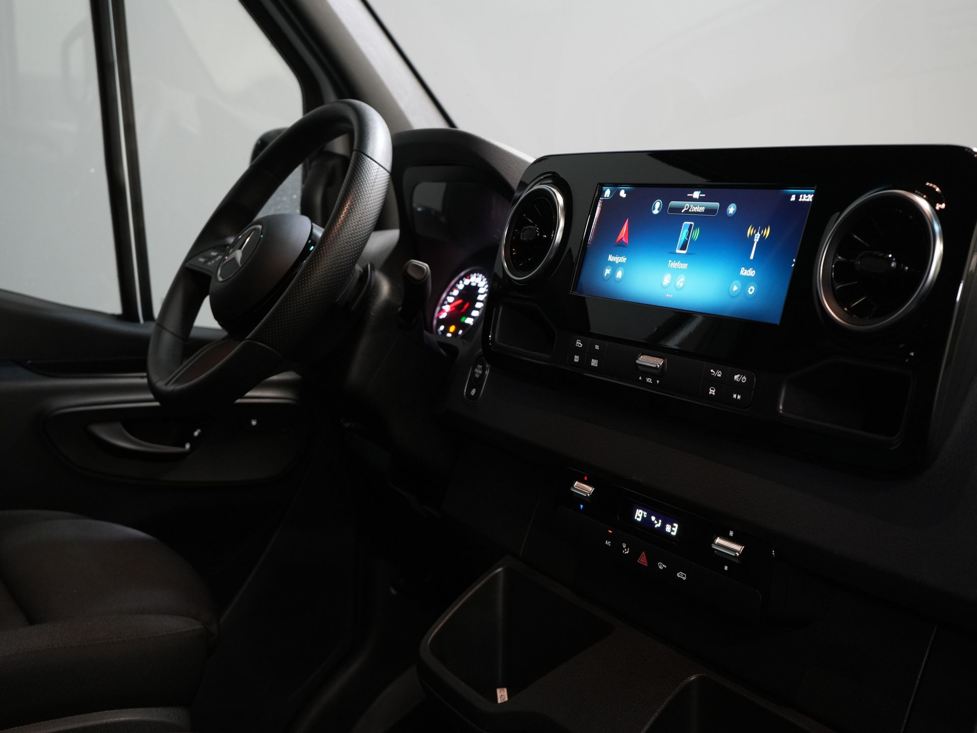 Mercedes-Benz Sprinter Van 317 CDI Aut. L2H2 BPM GRATIS! Sedile elettrico/ 270 porte/ Riscaldamento sedili/ Navi/ Telecamera/ Crociera/ DAB