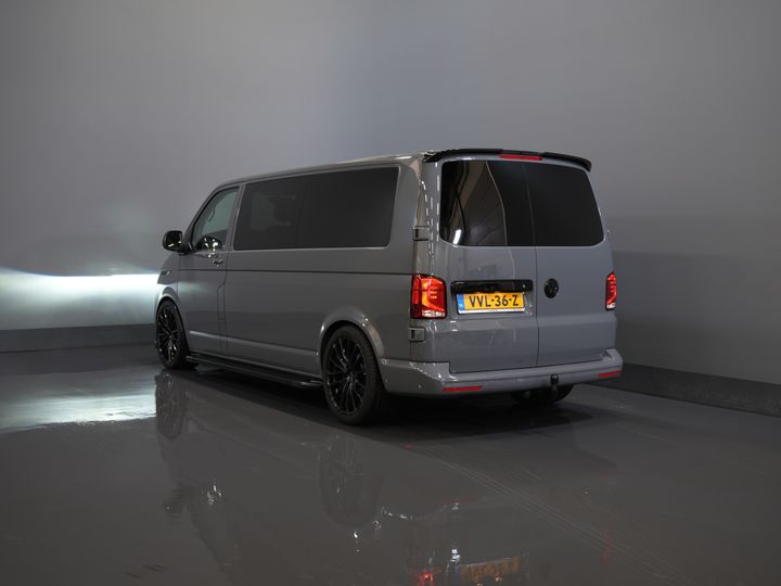 Volkswagen Transporter Furgon T6.1 2.0 TDI 150 KM DSG Aut. L2 DC Podwójna kabina 6 os./ LED/ Skóra/ Bilstein/ Alpine/ 20'' LMV/ Glasslook/ Alarm III/ Carplay/