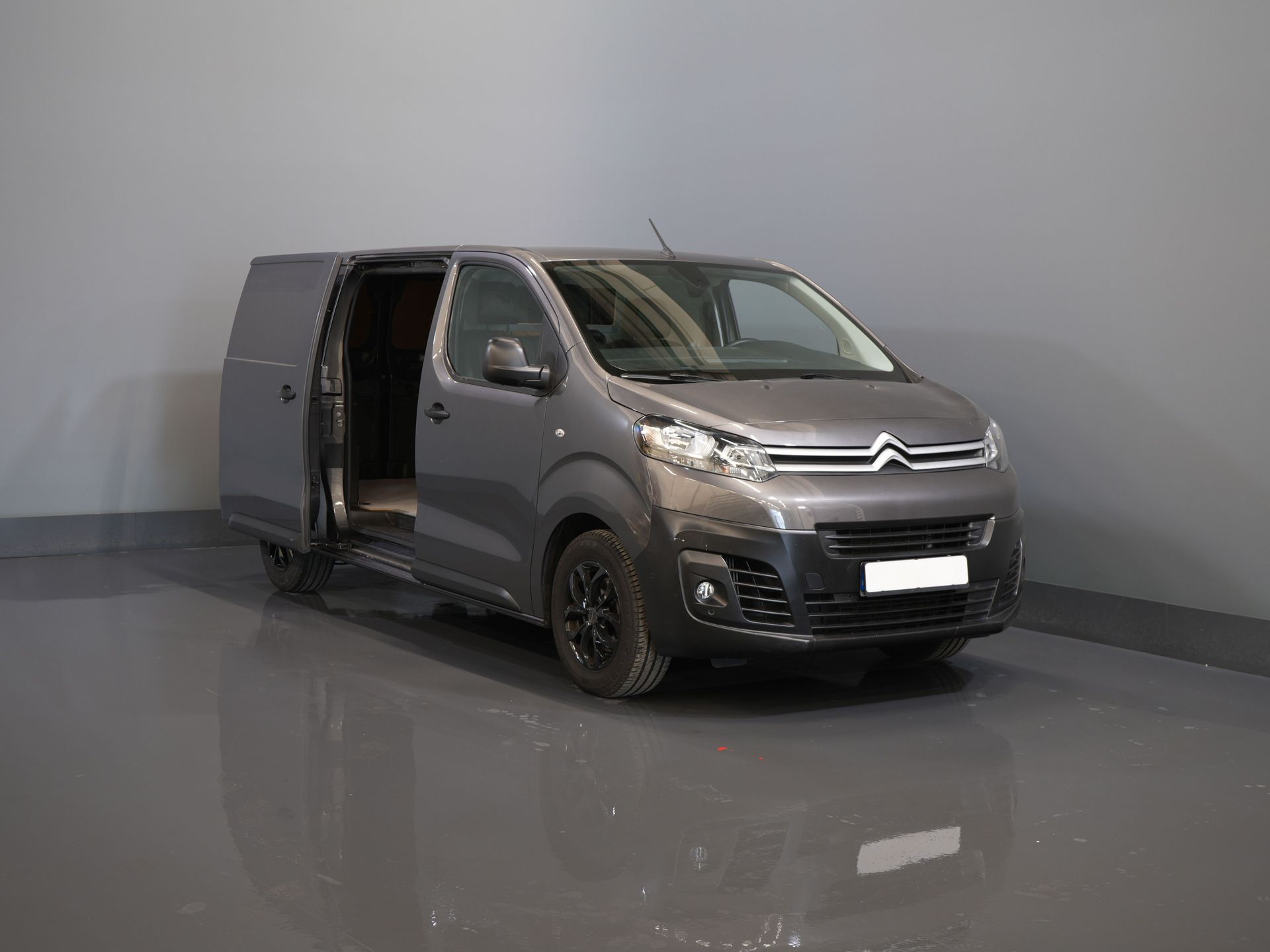 Citroën Jumpy Van 1.5 HDI 100 hp L2 BPM FREE! NL Car/ Navi/ Carplay/ Camera/ PDC/ LMV/ Cruise/ Airco