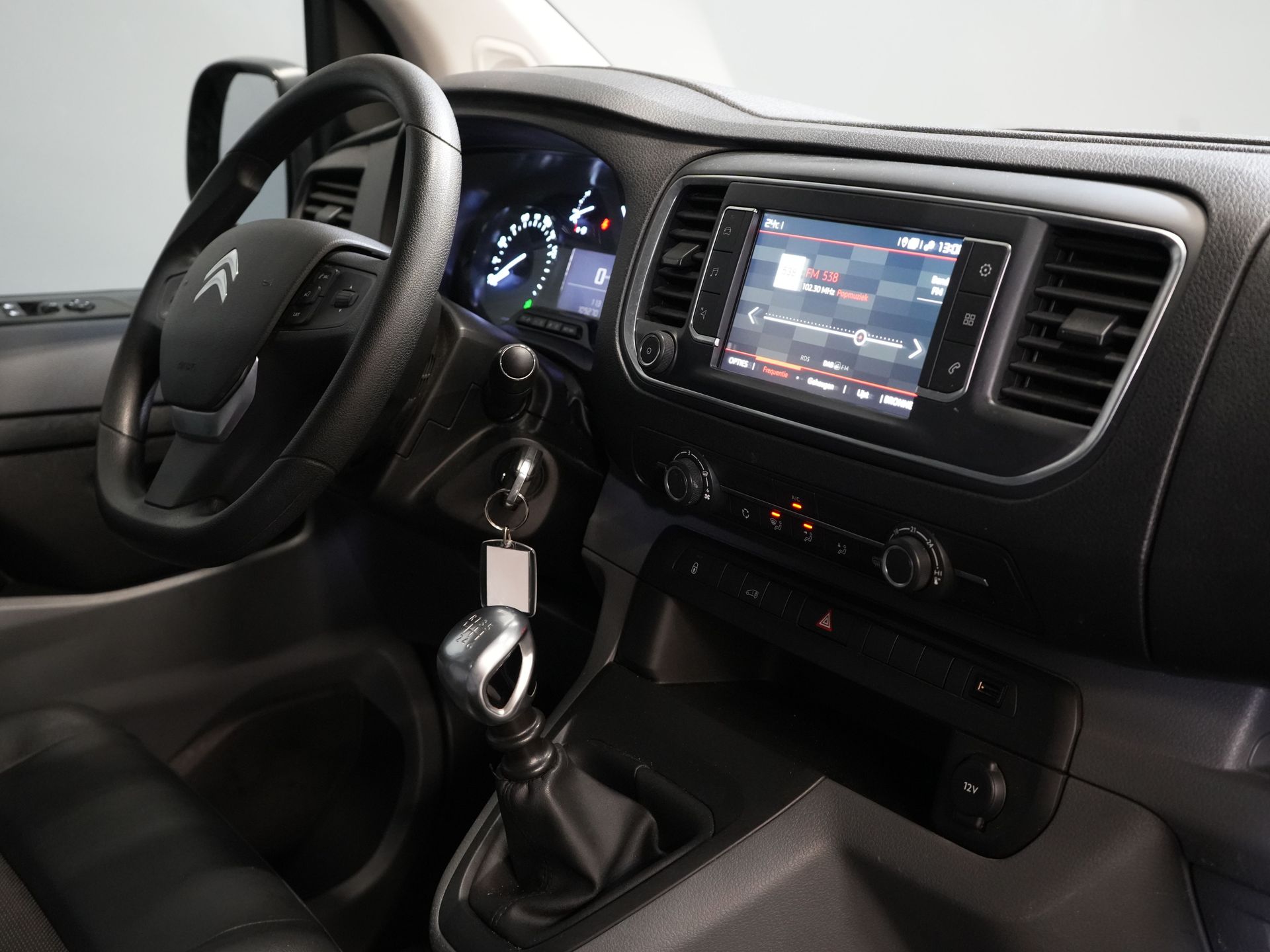 Citroën Jumpy Van 1.5 HDI 100 hp L2 BPM FREE! NL Car/ Navi/ Carplay/ Camera/ PDC/ LMV/ Cruise/ Airco