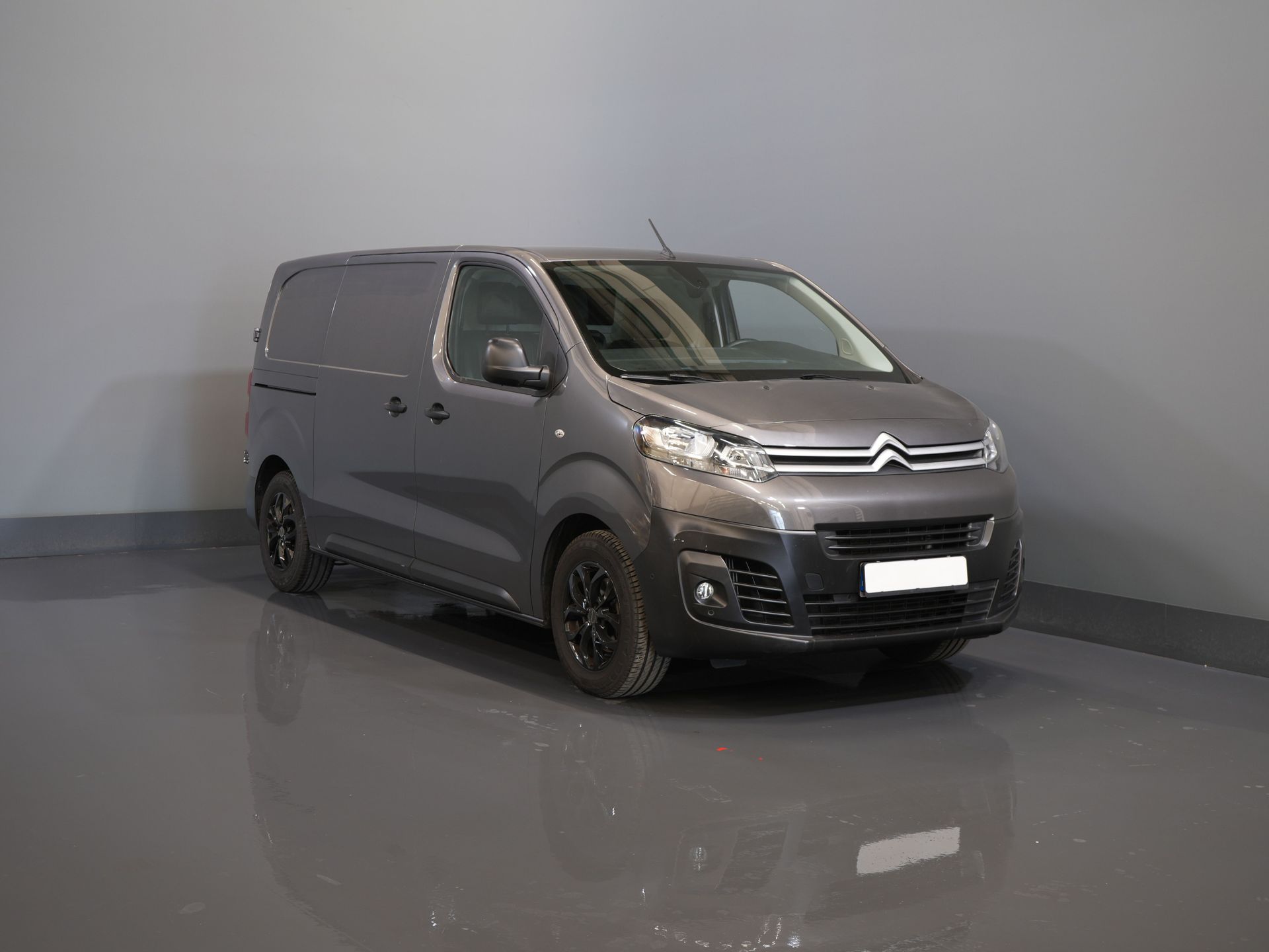 Citroën Jumpy Van 1.5 HDI 100 hp L2 BPM FREE! NL Car/ Navi/ Carplay/ Camera/ PDC/ LMV/ Cruise/ Airco