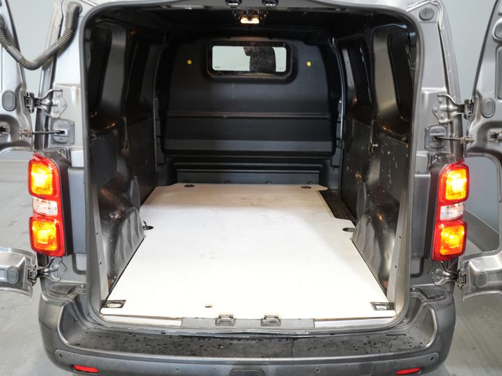 Citroën Jumpy Van 1.5 HDI 100 hp L2 BPM FREE! NL Car/ Navi/ Carplay/ Camera/ PDC/ LMV/ Cruise/ Airco