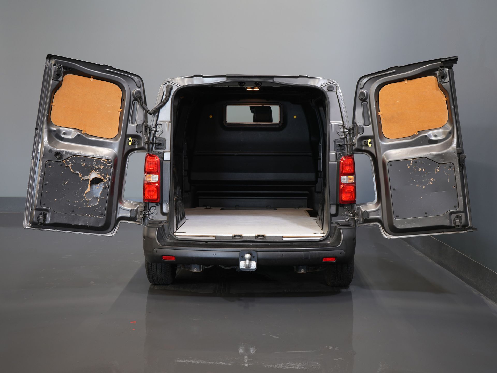 Citroën Jumpy Van 1.5 HDI 100 hp L2 BPM FREE! NL Car/ Navi/ Carplay/ Camera/ PDC/ LMV/ Cruise/ Airco