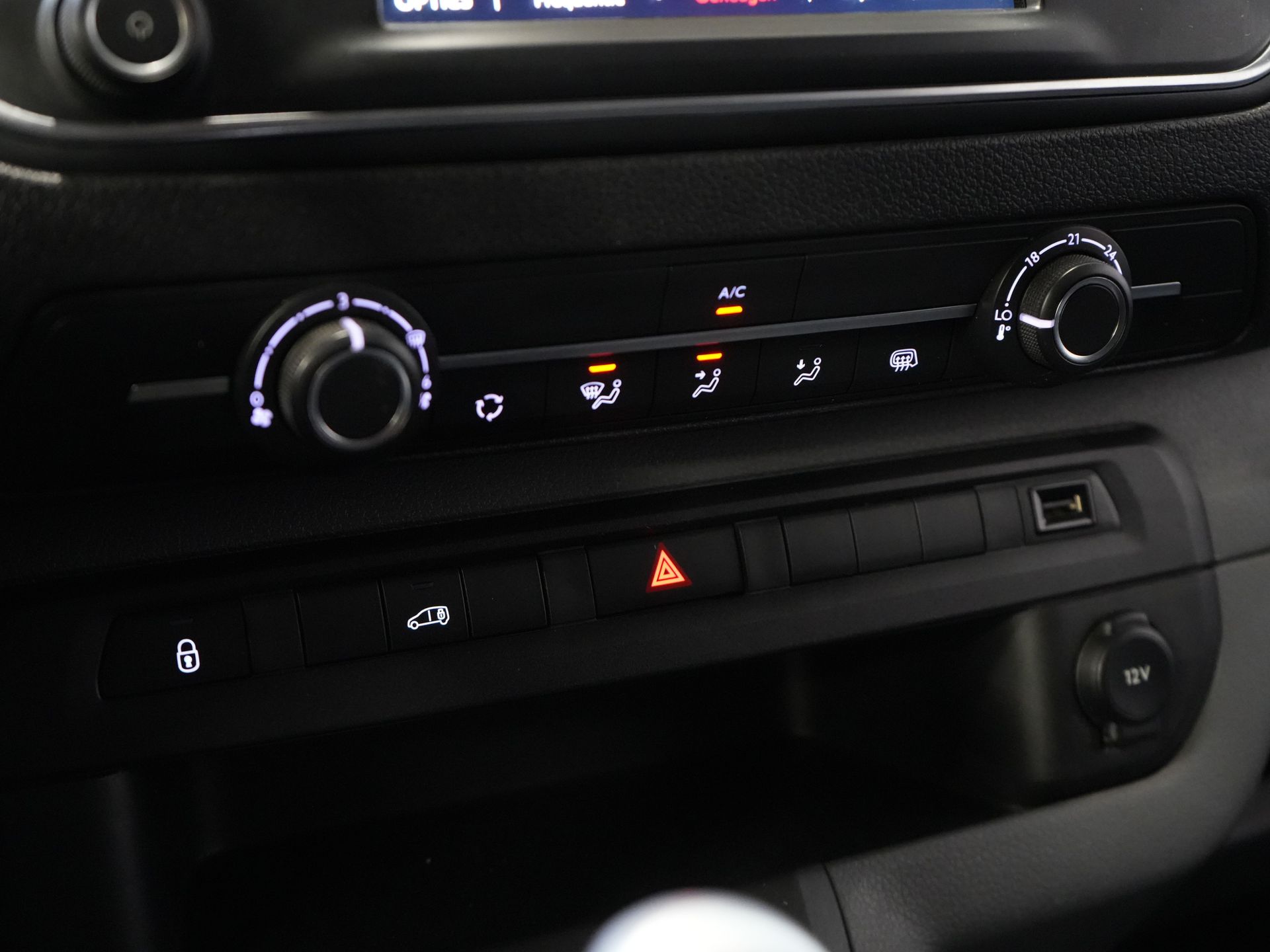 Citroën Jumpy Van 1.5 HDI 100 hp L2 BPM FREE! NL Car/ Navi/ Carplay/ Camera/ PDC/ LMV/ Cruise/ Airco