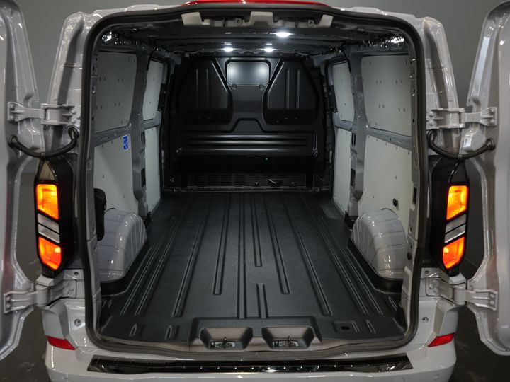 Ford Transit Custom Bestelbus 2.0 TDCI 150 pk L2 Limited BPM VRIJ! (DEMO) Garantie tot 9-29'/ LED/ 2x Schuifdeur/ Stoelverw./ Carplay/ Camera/ PDC/ LMV/ Cruis