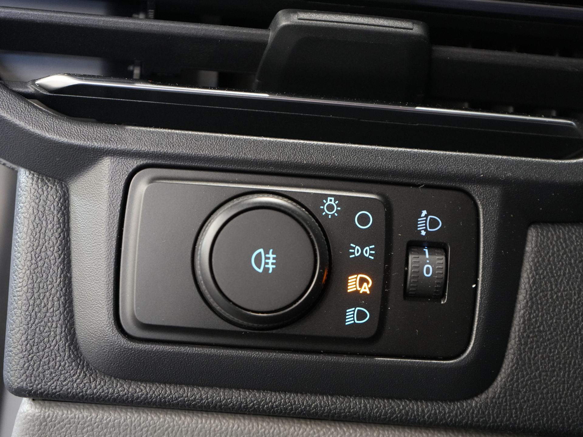 Ford Transit Custom Bestelbus 2.0 TDCI 150 pk L2 Limited BPM VRIJ! (DEMO) Garantie tot 9-29'/ LED/ 2x Schuifdeur/ Stoelverw./ Carplay/ Camera/ PDC/ LMV/ Cruis
