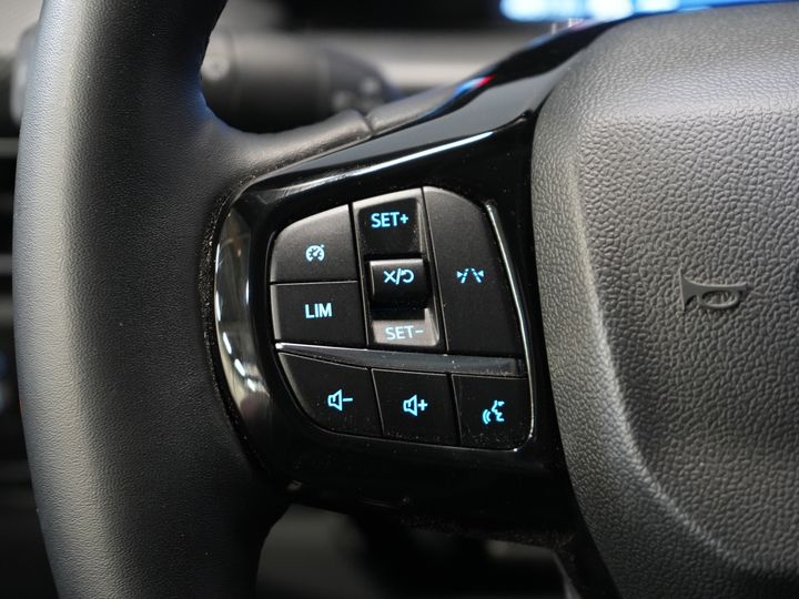 Ford Transit Custom Bestelbus 2.0 TDCI 150 pk L2 Limited BPM VRIJ! (DEMO) Garantie tot 9-29'/ LED/ 2x Schuifdeur/ Stoelverw./ Carplay/ Camera/ PDC/ LMV/ Cruis
