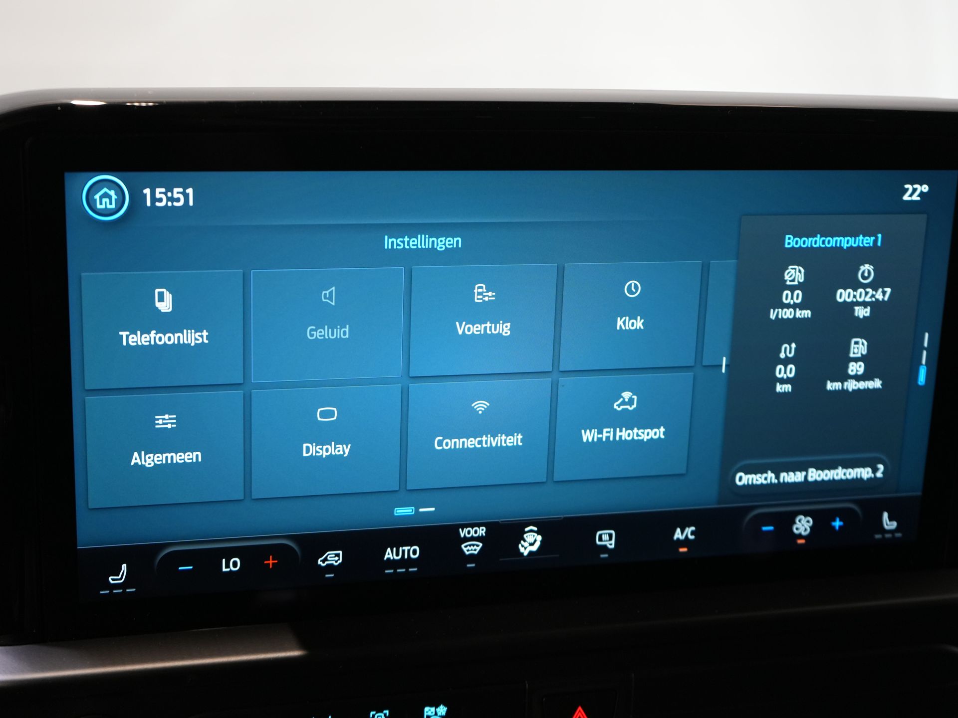 Ford Transit Custom Bestelbus 2.0 TDCI 150 pk L2 Limited BPM VRIJ! (DEMO) Garantie tot 9-29'/ LED/ 2x Schuifdeur/ Stoelverw./ Carplay/ Camera/ PDC/ LMV/ Cruis