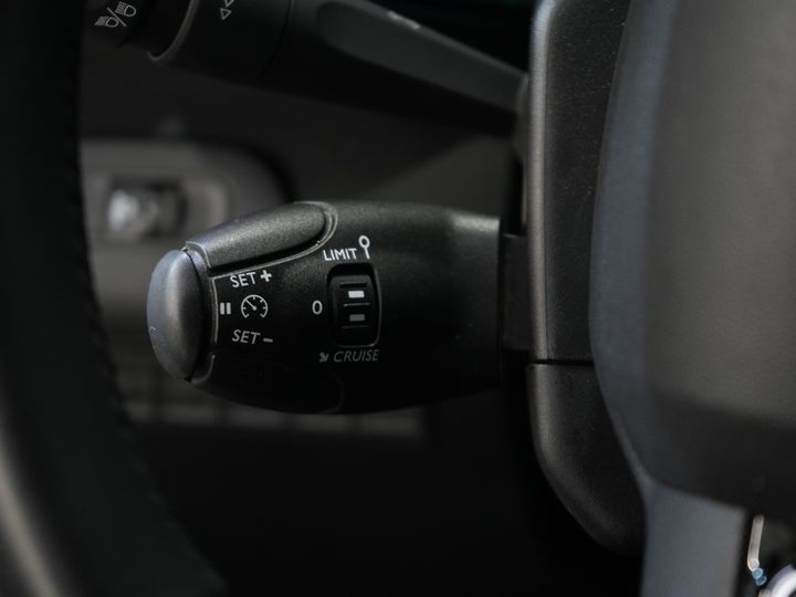 Fiat Doblò Bestelbus 1.5 HDi 100 pk 3 Pers./ CarPlay/ Stoelverw./ Camera/ PDC/ Cruise/ Airco