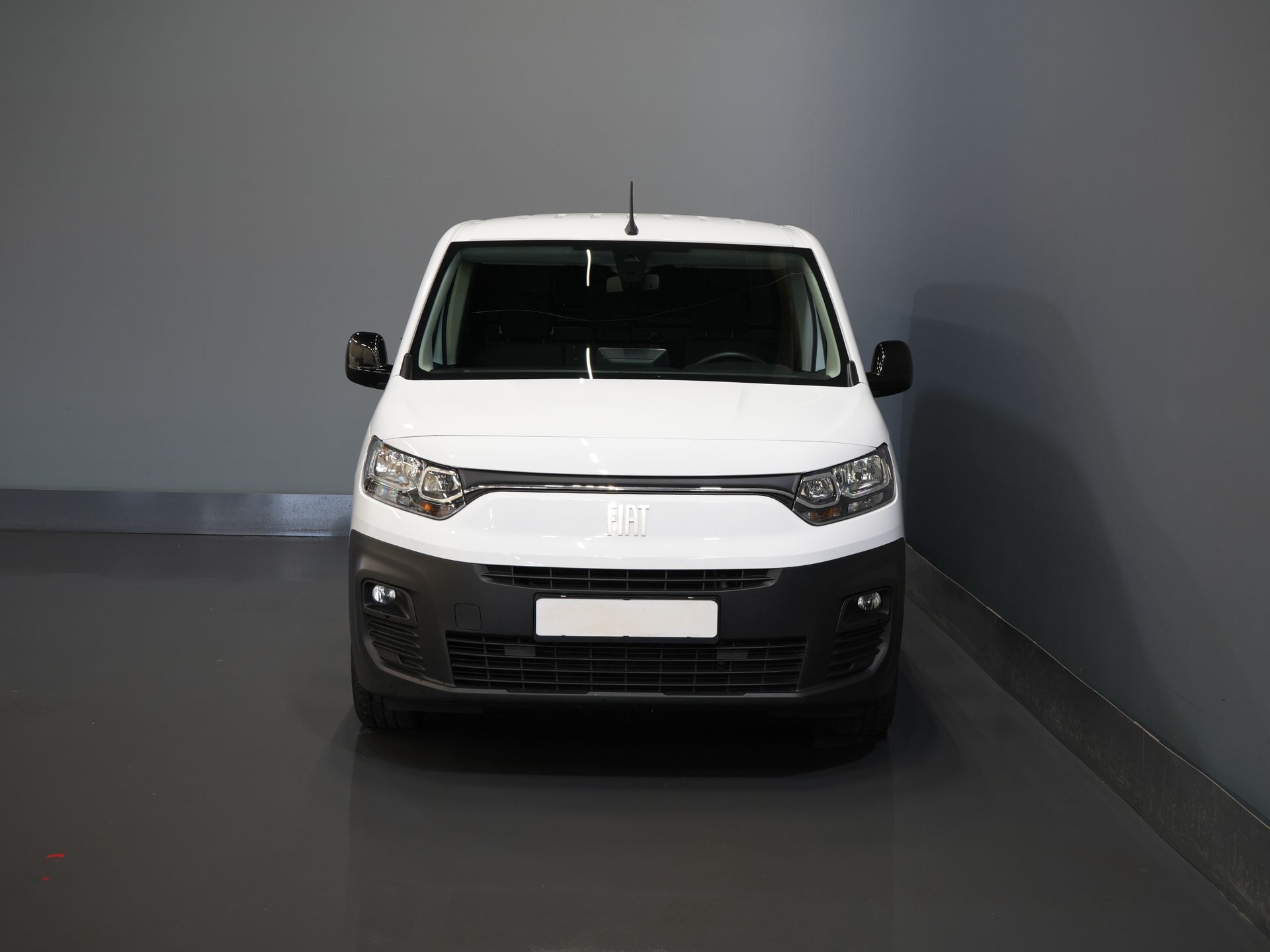 Fiat Doblò Bestelbus 1.5 HDi 100 pk 3 Pers./ CarPlay/ Stoelverw./ Camera/ PDC/ Cruise/ Airco
