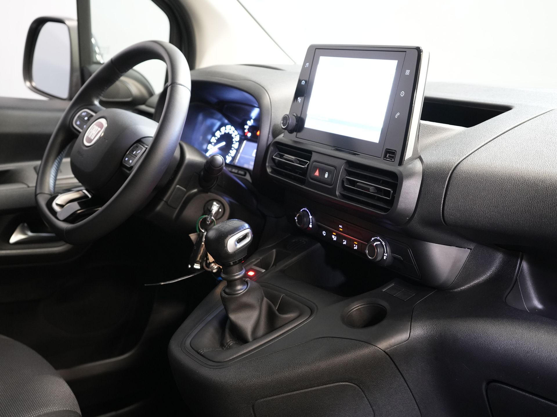 Fiat Doblò Bestelbus 1.5 HDi 100 pk 3 Pers./ CarPlay/ Stoelverw./ Camera/ PDC/ Cruise/ Airco
