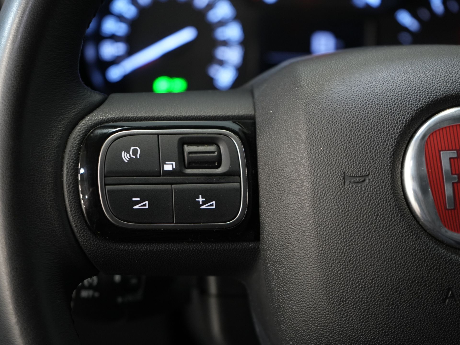 Fiat Doblò Van 1.5 HDi 100 к.с. 3 чол./ CarPlay/ Seatverw./ Камера/ PDC/ Cruise/ Airco