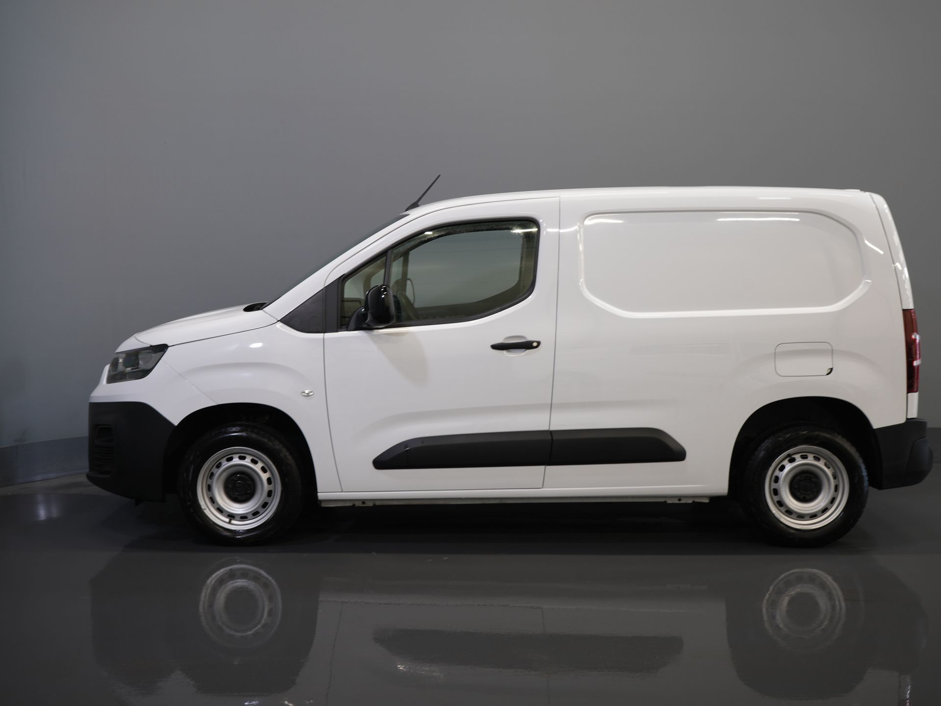 Fiat Doblò Van 1.5 HDi 100 к.с. 3 чол./ CarPlay/ Seatverw./ Камера/ PDC/ Cruise/ Airco